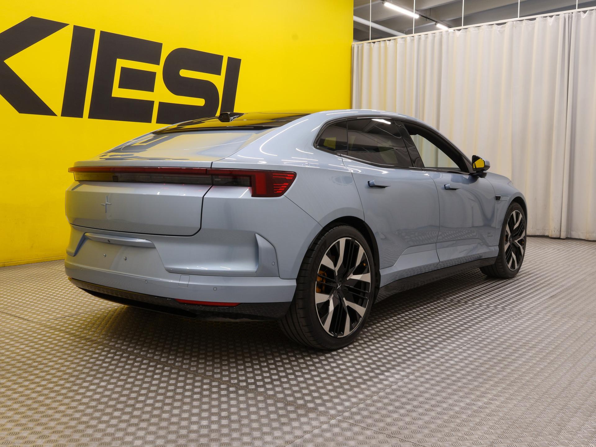 POLESTAR 4 2025