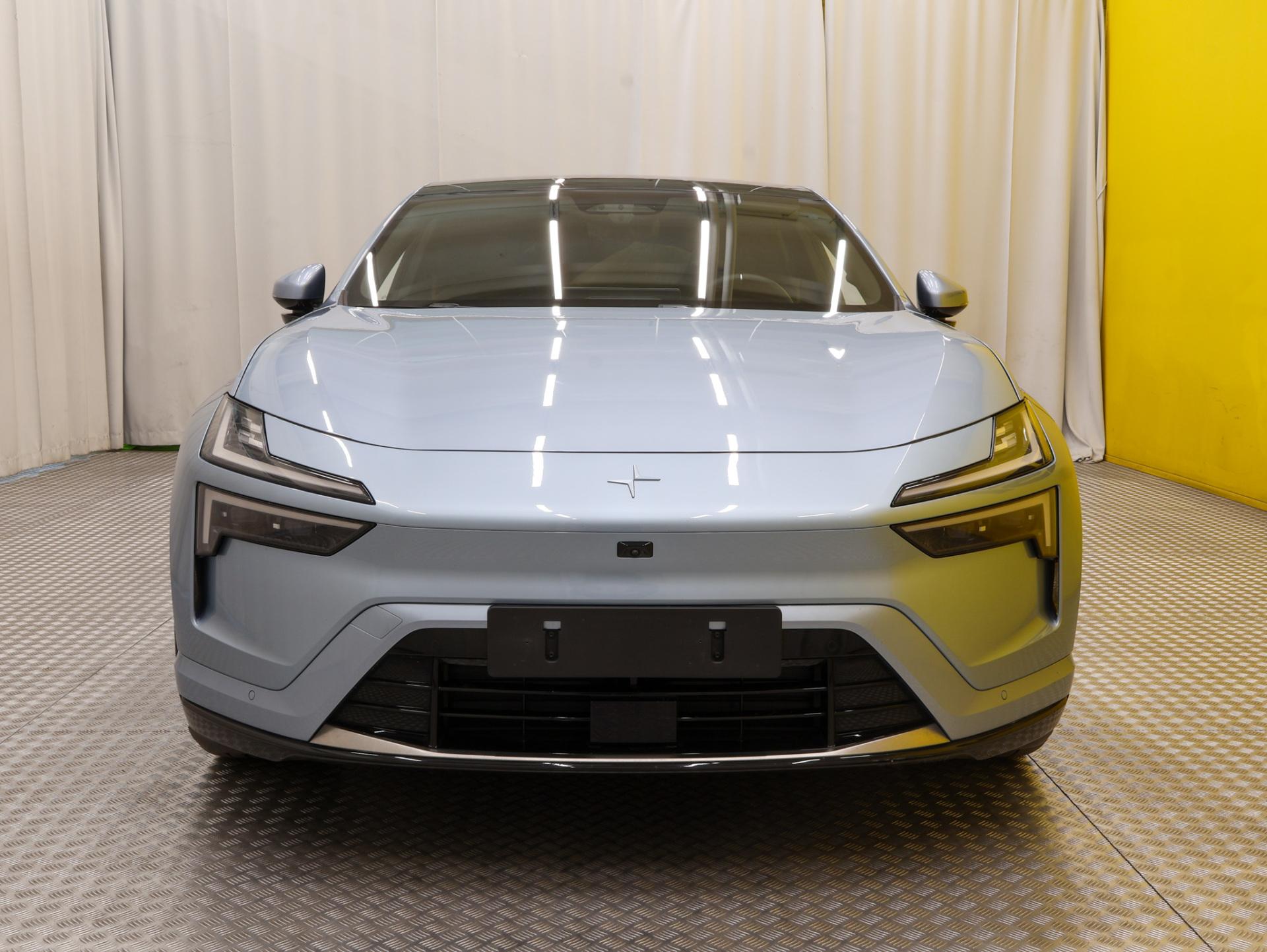 POLESTAR 4 2025