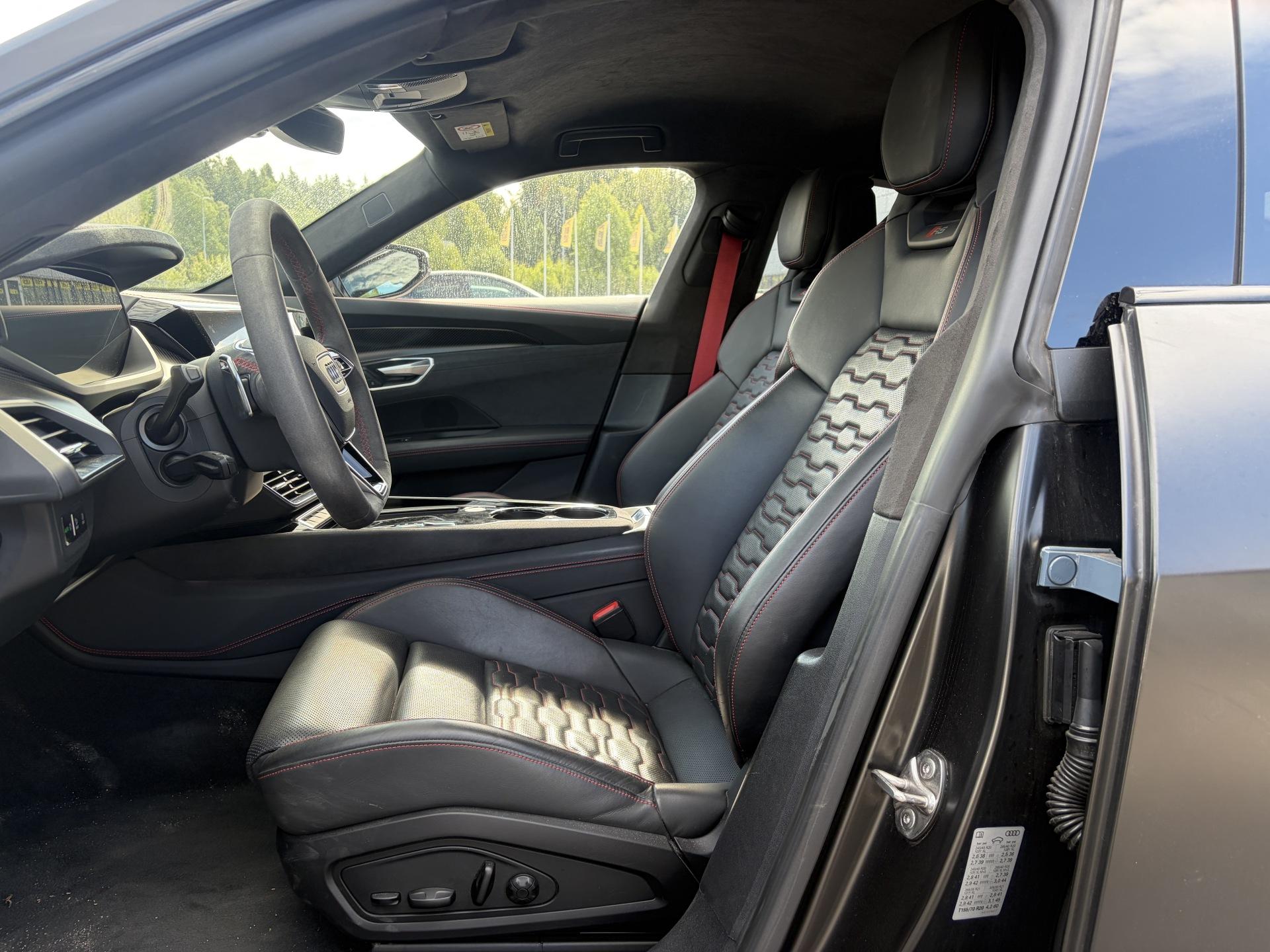 AUDI e-tron GT RS 2022