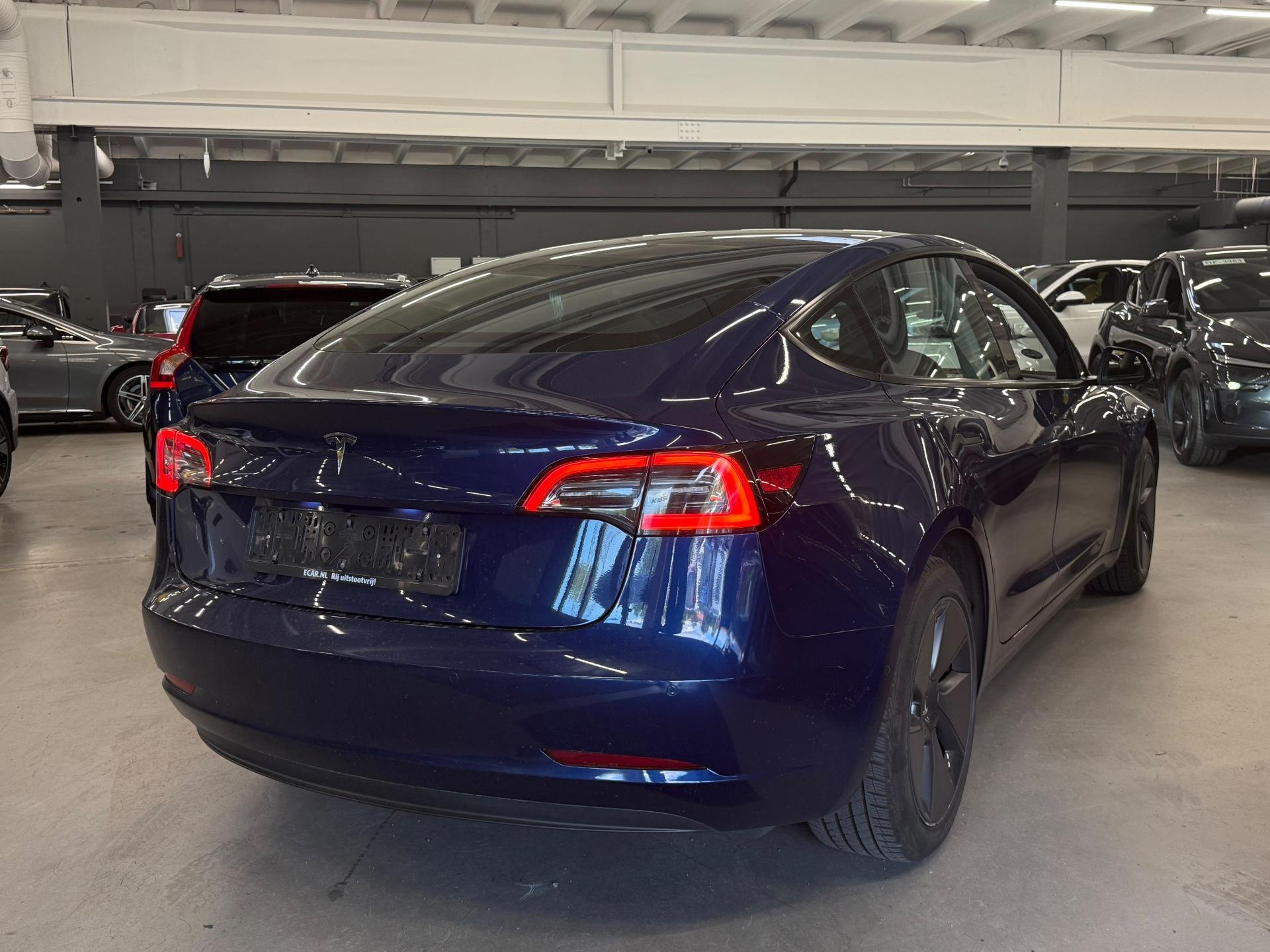 TESLA Model 3 2022