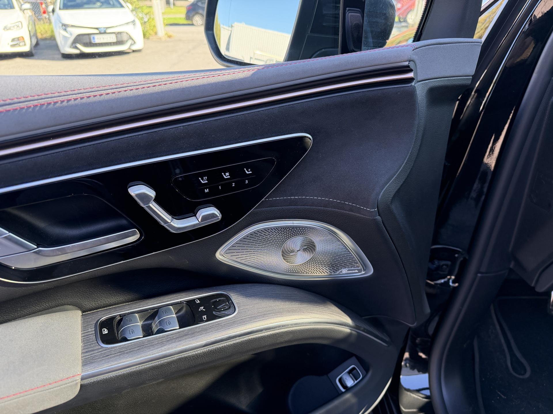 MERCEDES-BENZ EQS SUV 2023