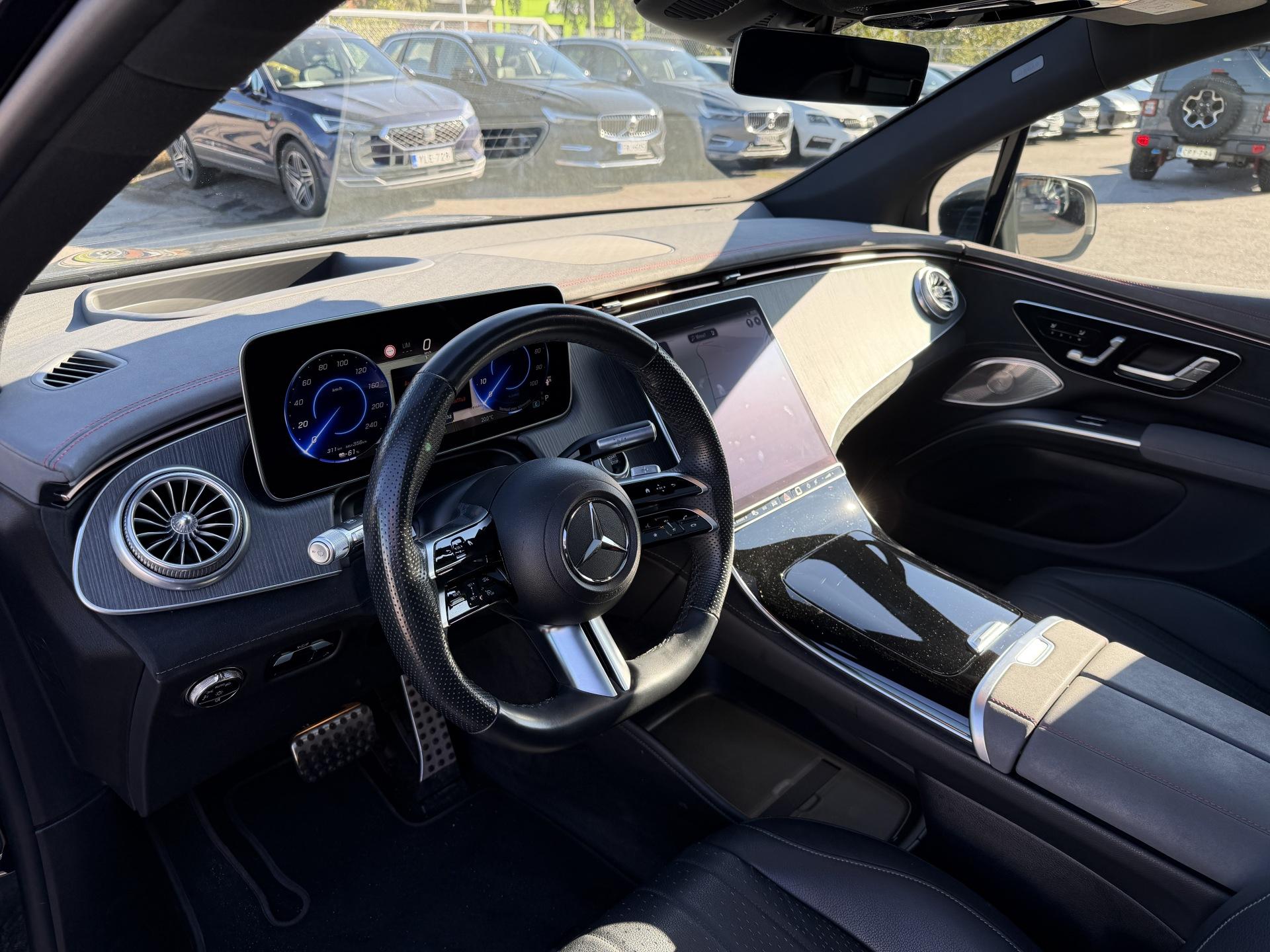 MERCEDES-BENZ EQS SUV 2023