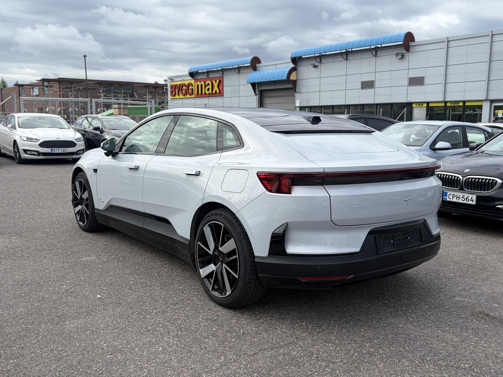 POLESTAR 4 2025