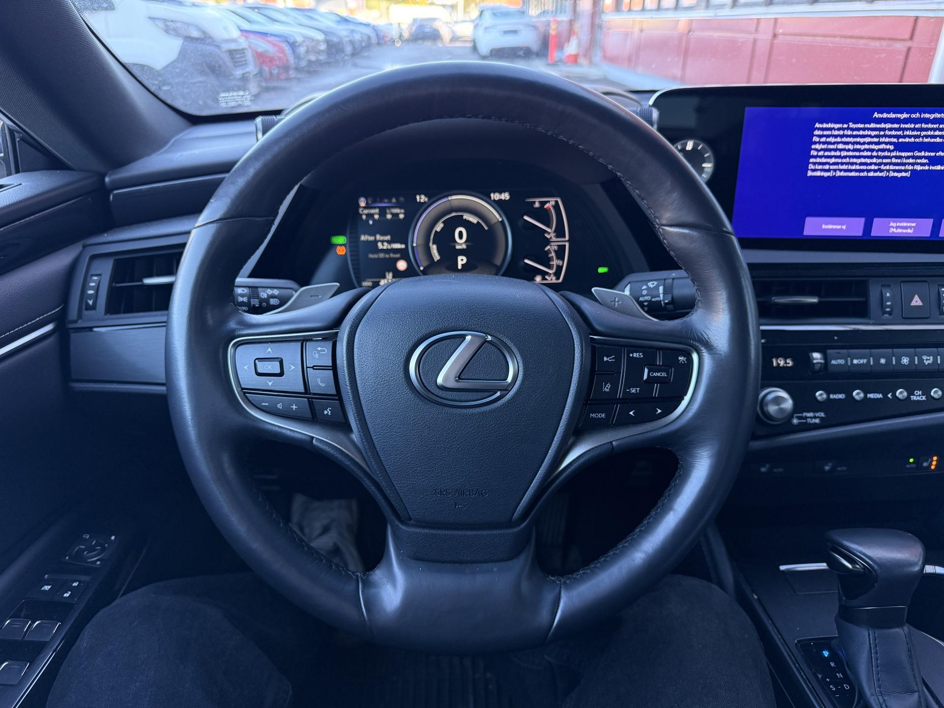 LEXUS ES 2024