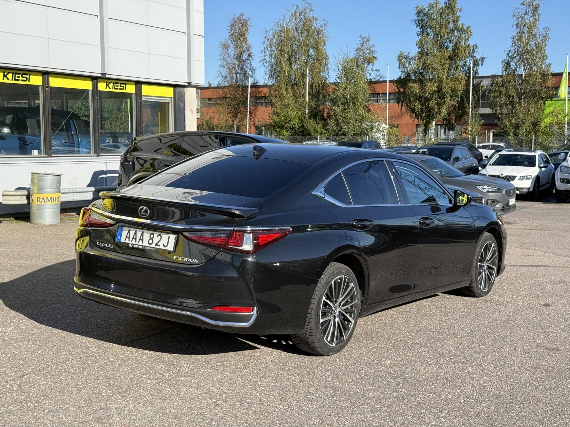 LEXUS ES 2024