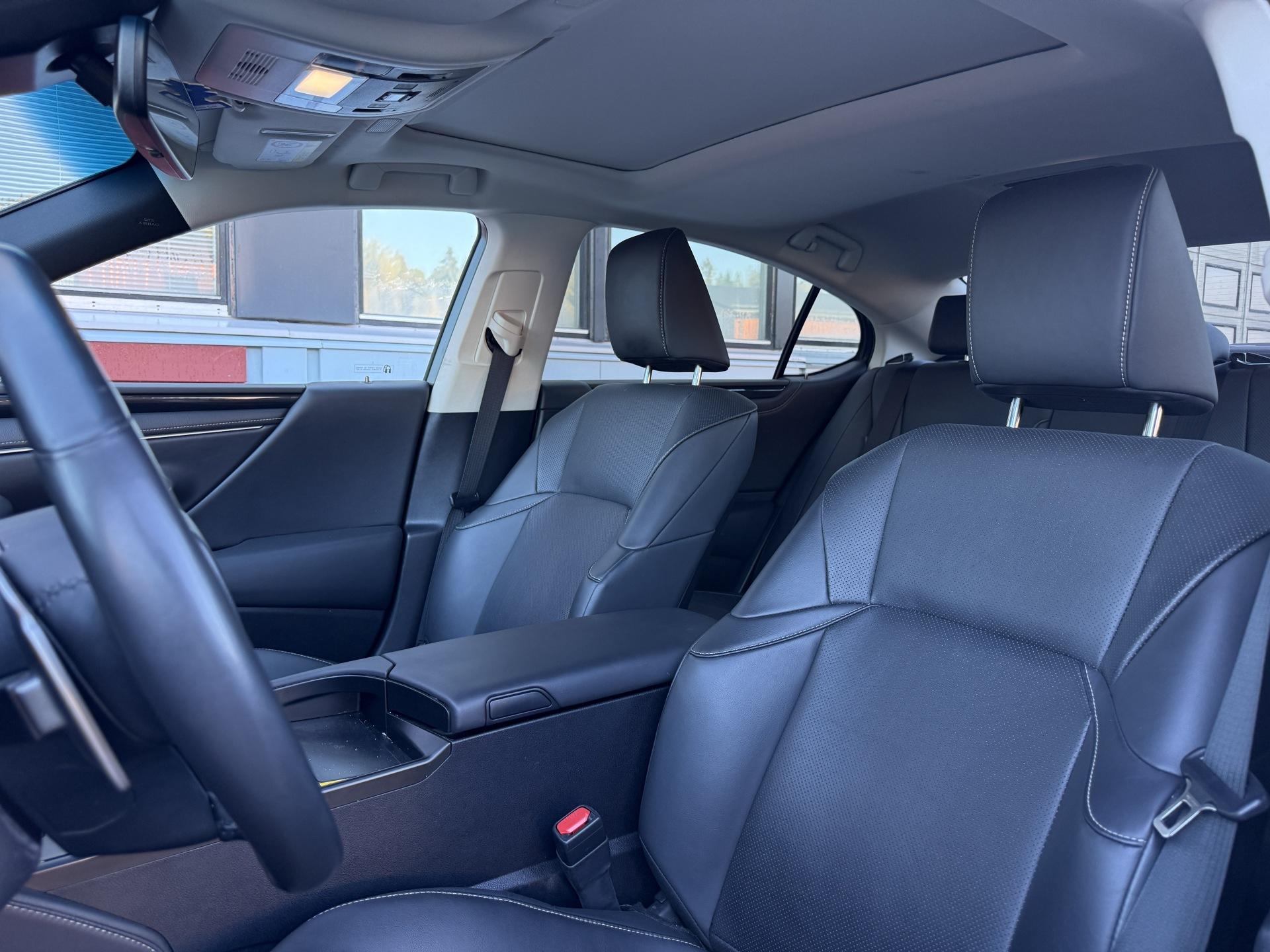 LEXUS ES 2024