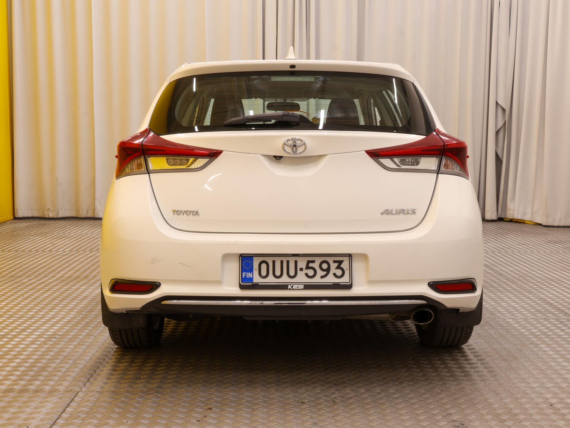 TOYOTA Auris 2016
