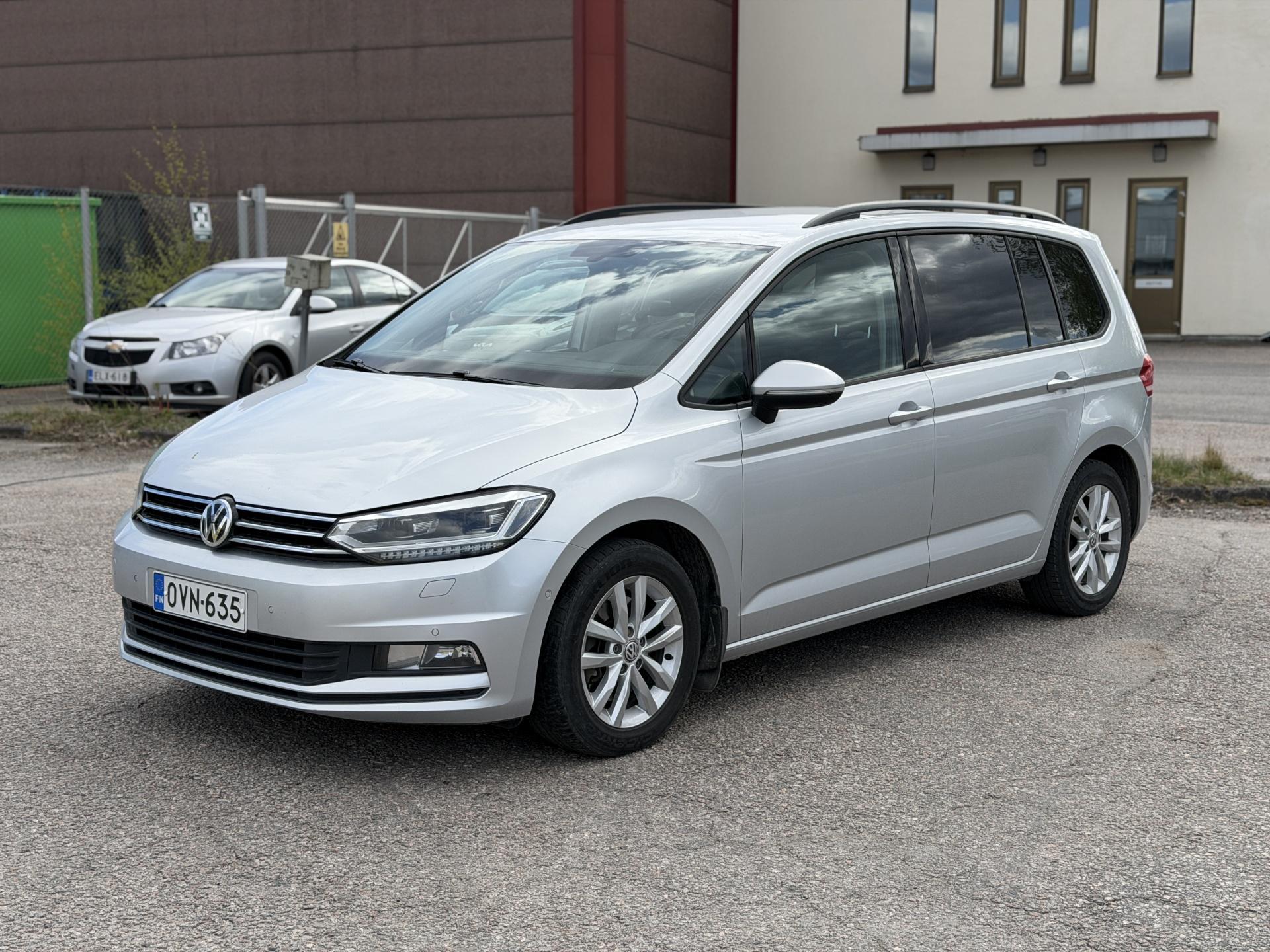 VOLKSWAGEN Touran 2017