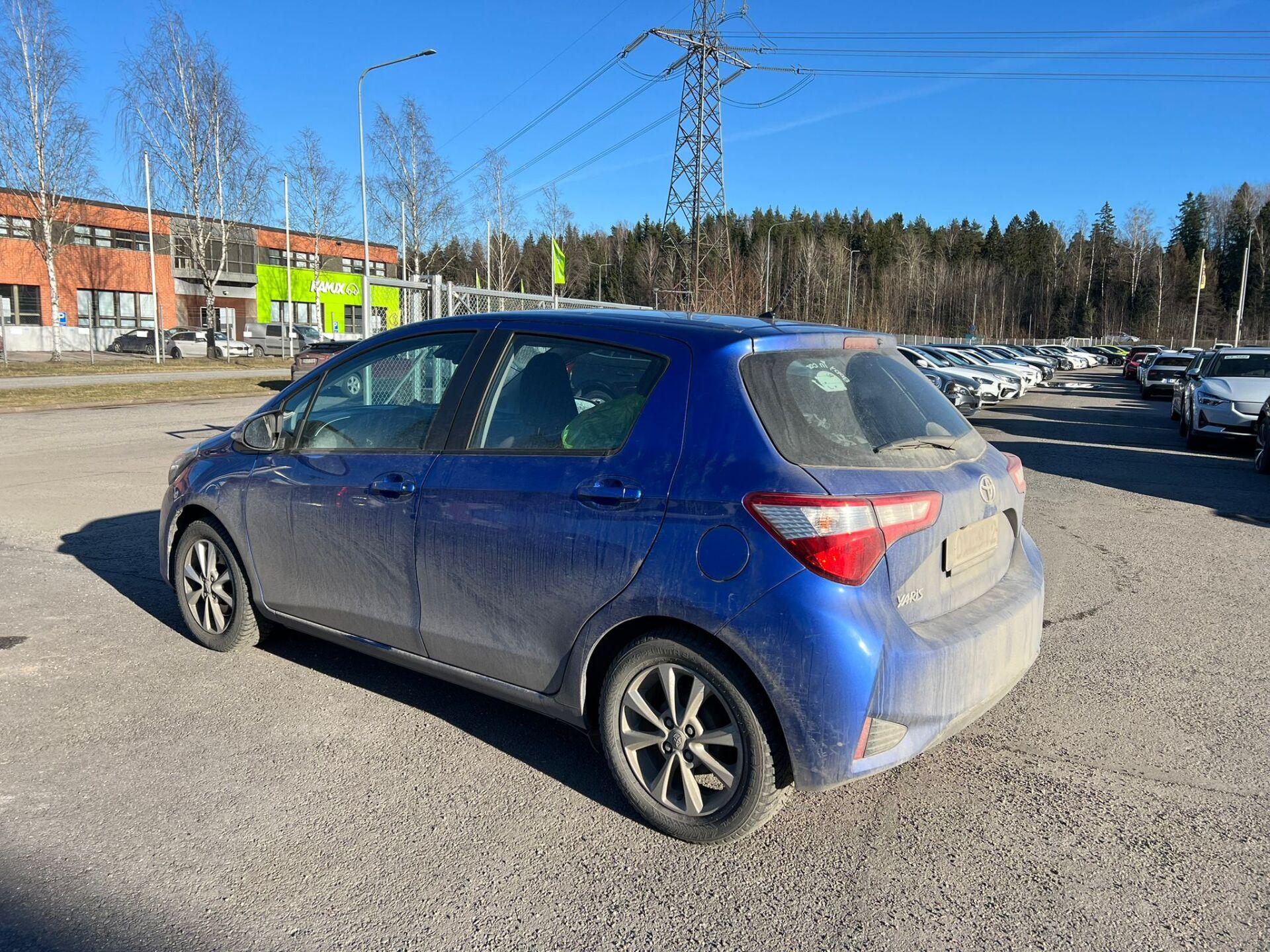 TOYOTA Yaris 2018
