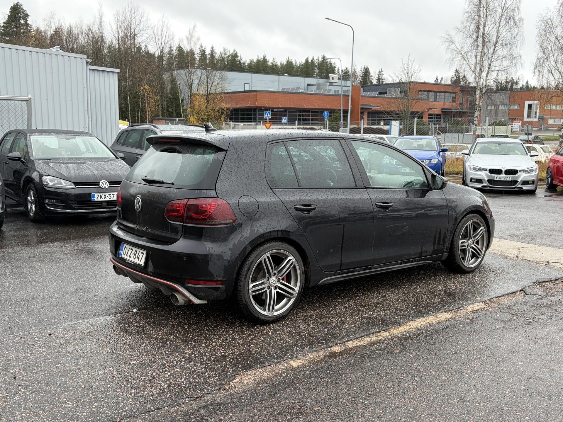 VOLKSWAGEN Golf 2009