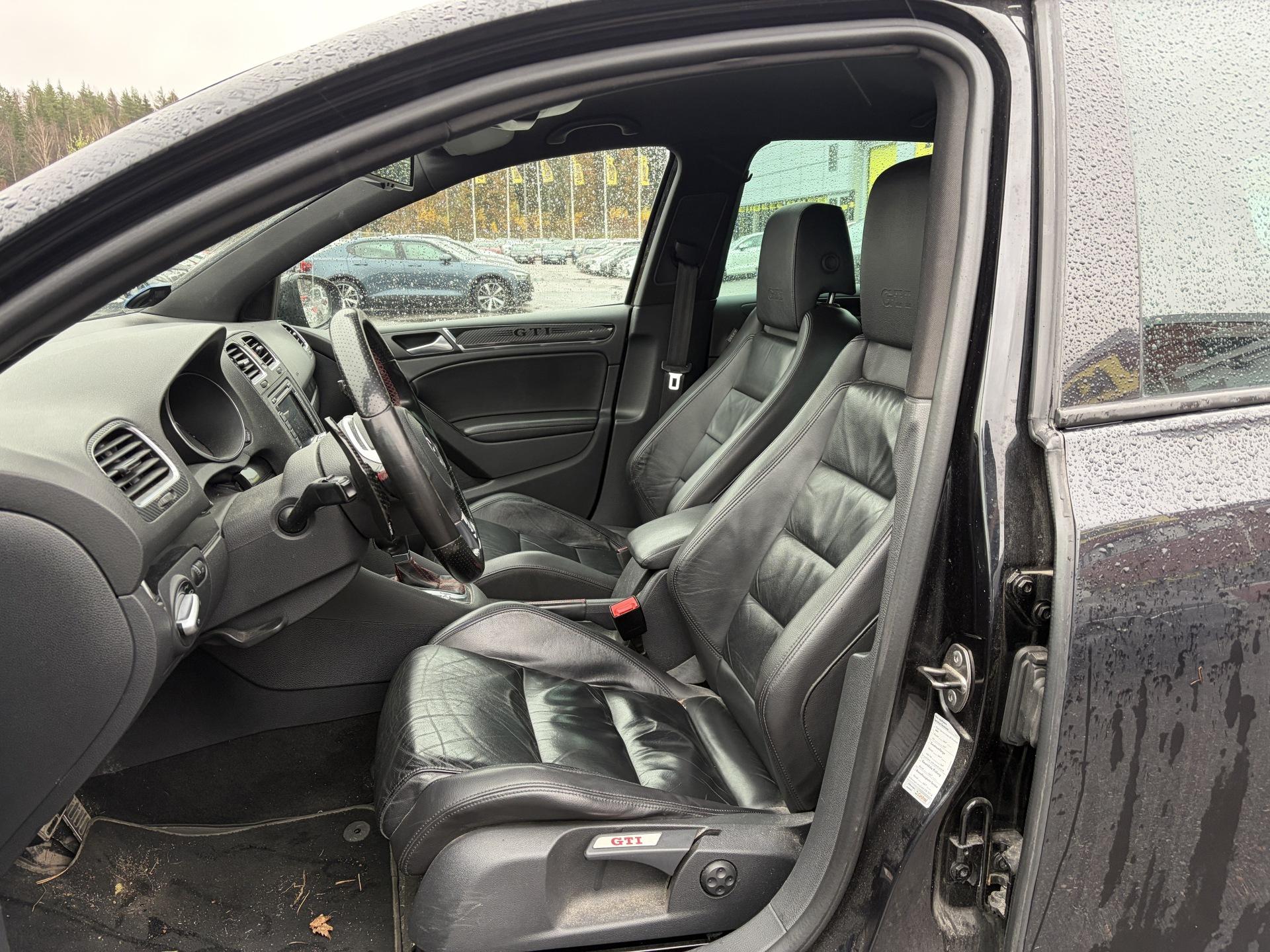 VOLKSWAGEN Golf 2009