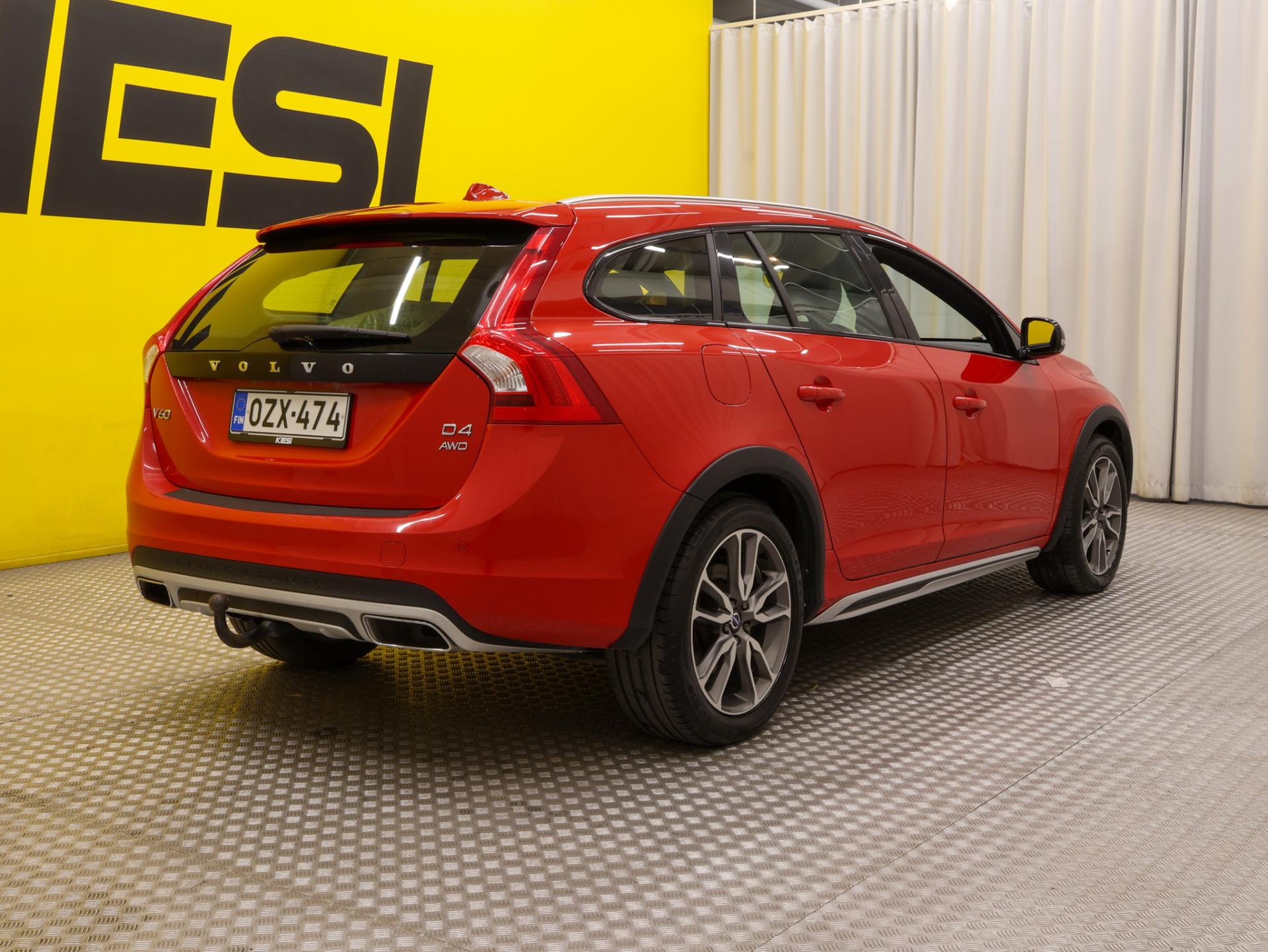 VOLVO V60 Cross Country 2017
