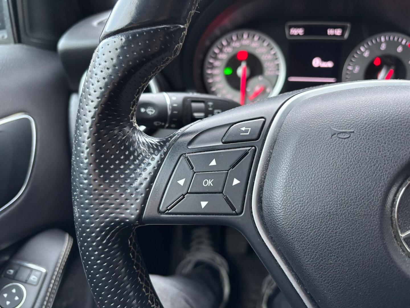 MERCEDES-BENZ A 2012