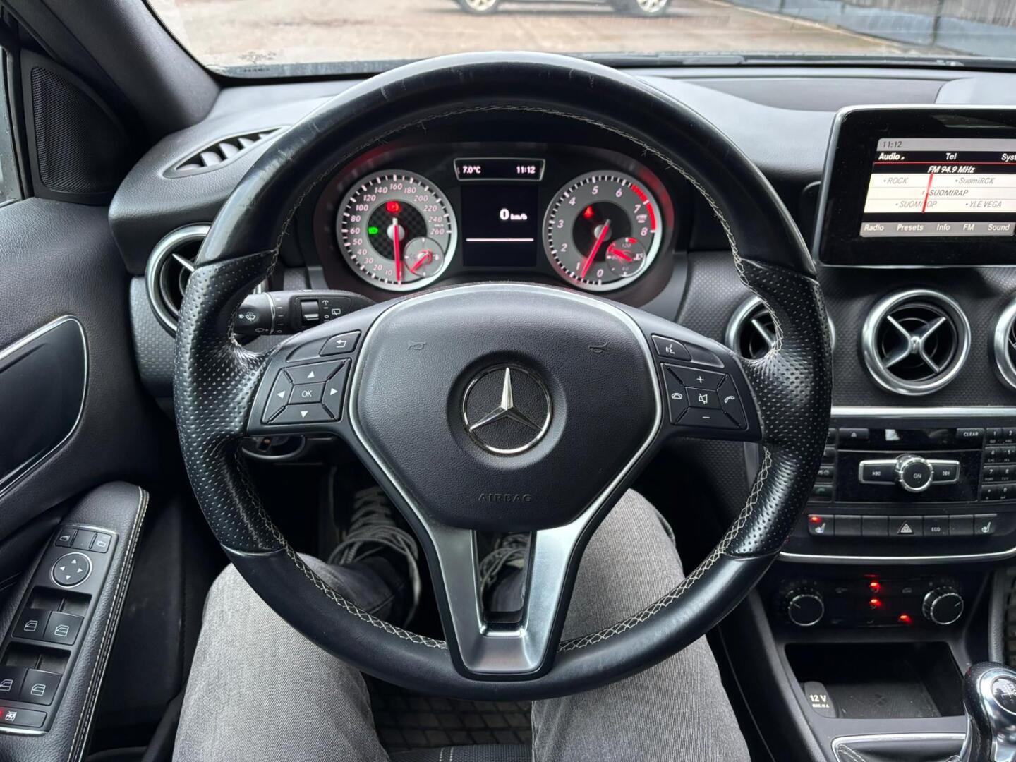 MERCEDES-BENZ A 2012