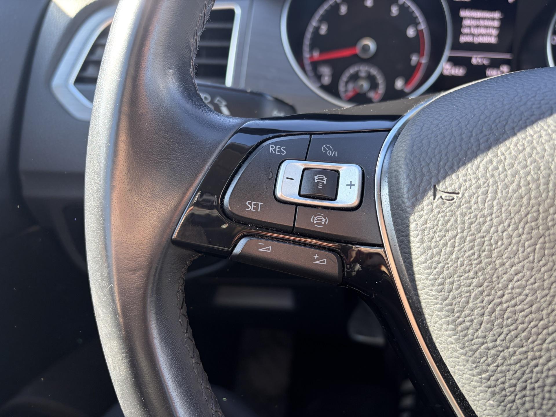 VOLKSWAGEN Golf Sportsvan 2019