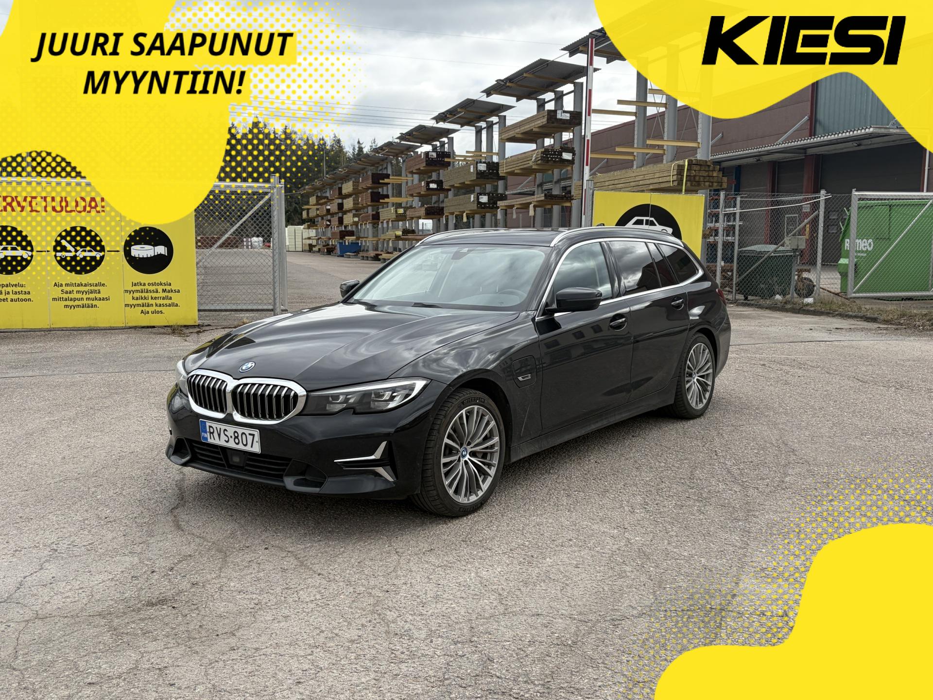 BMW 330 2022