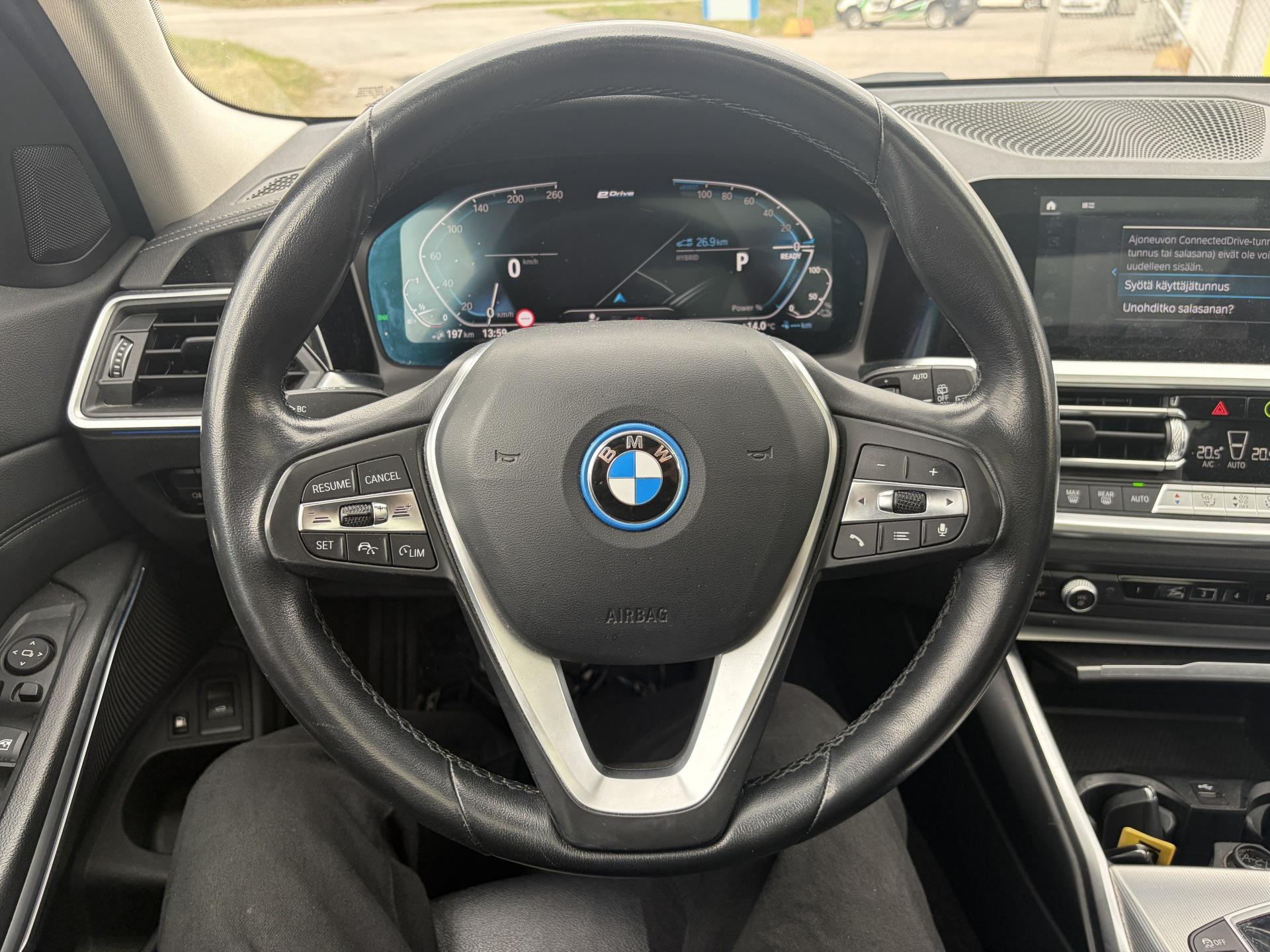 BMW 330 2022