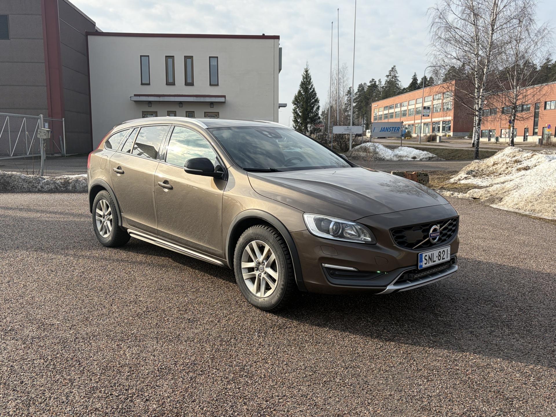 VOLVO V60 Cross Country 2016