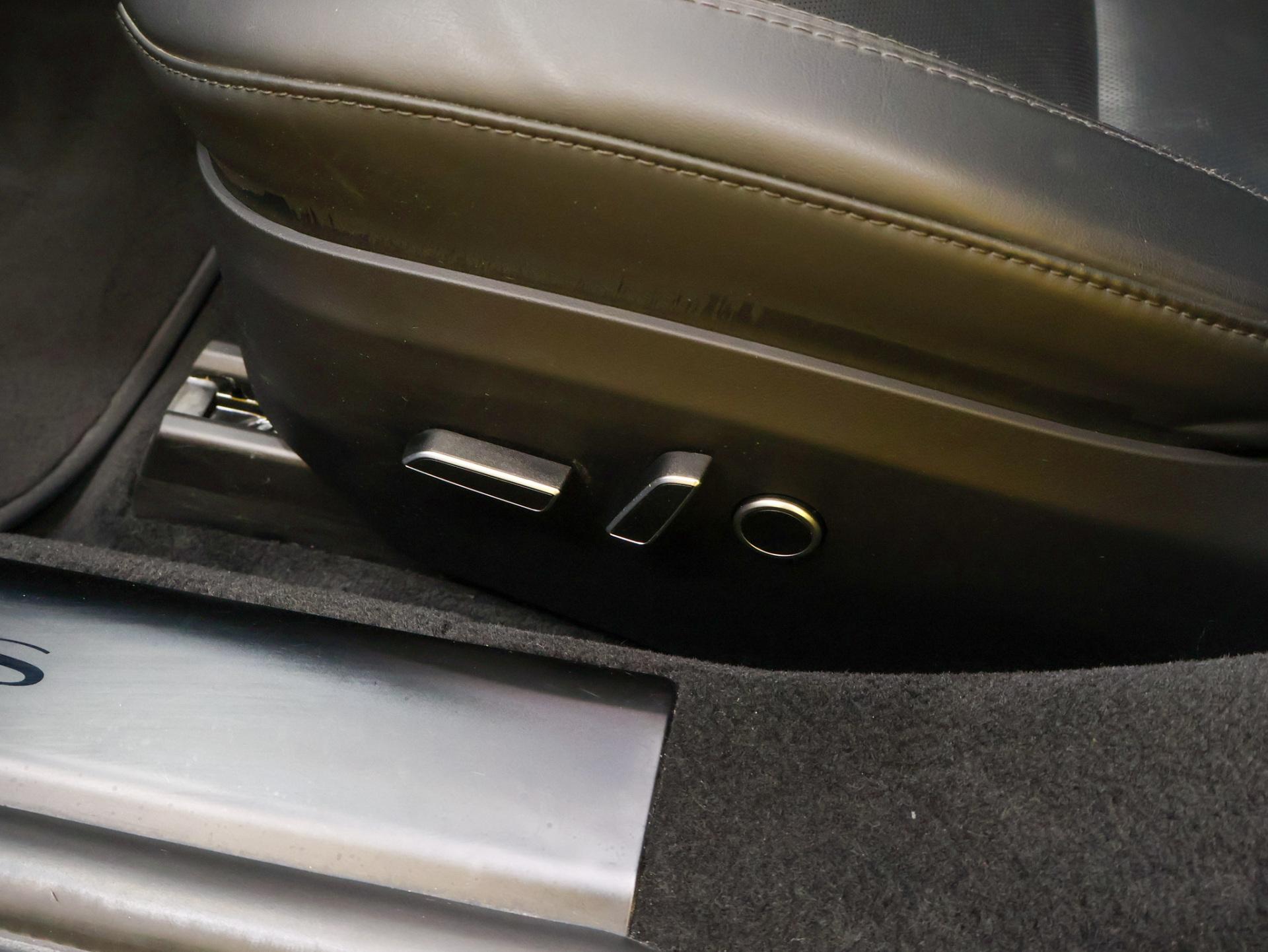 TESLA Model S 2023