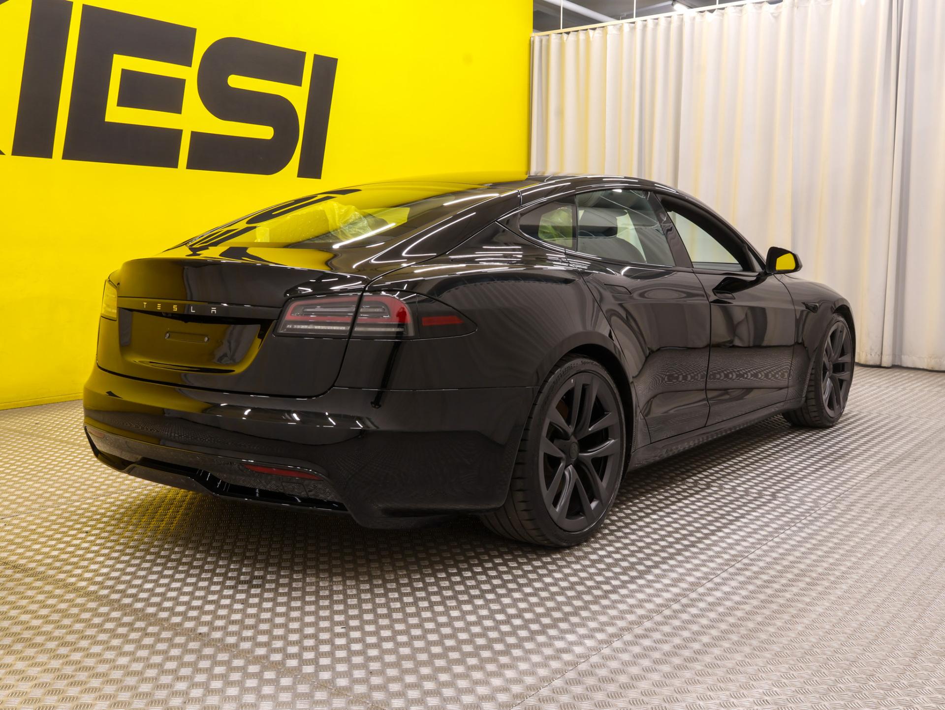 TESLA Model S 2023