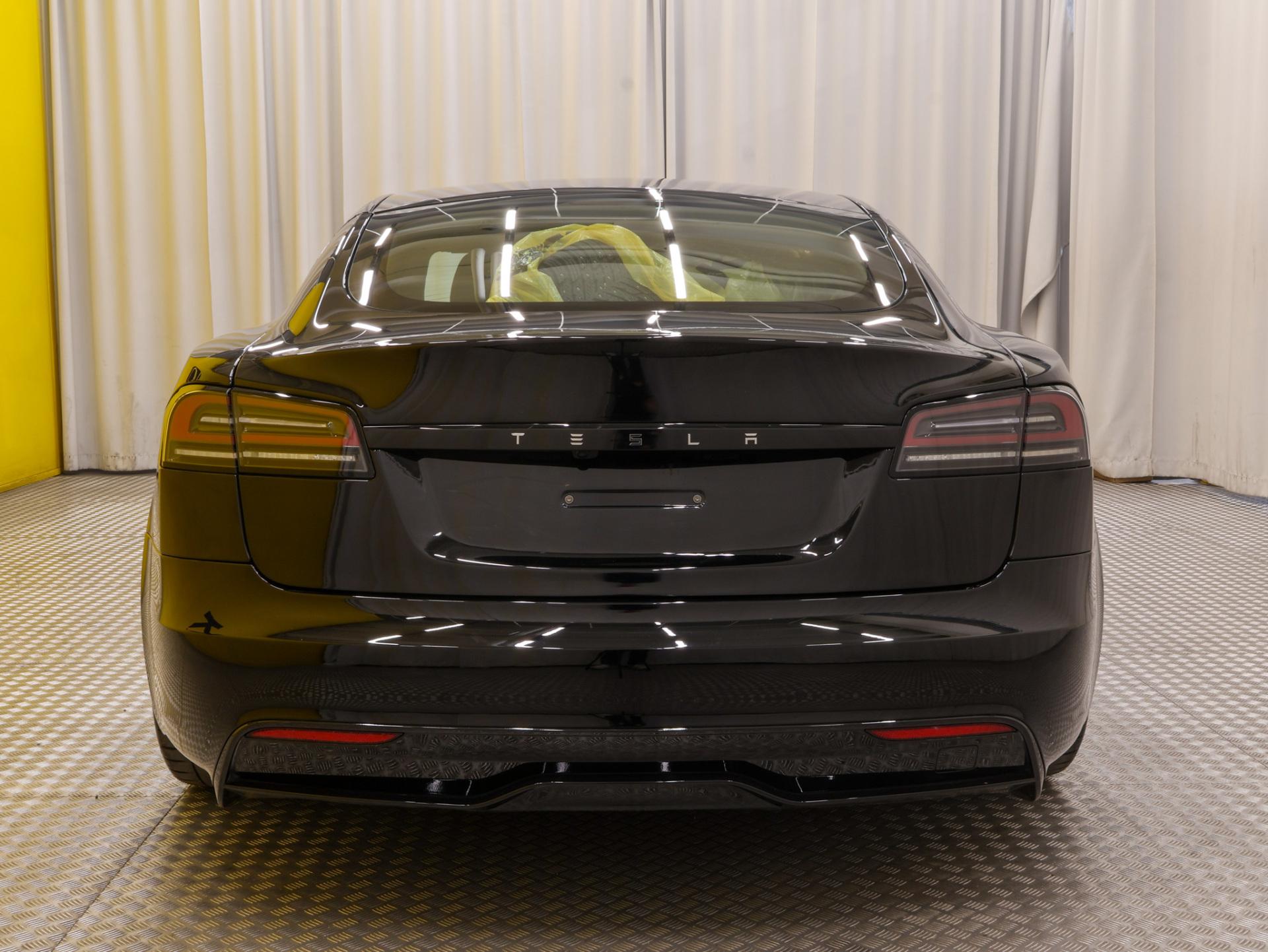 TESLA Model S 2023