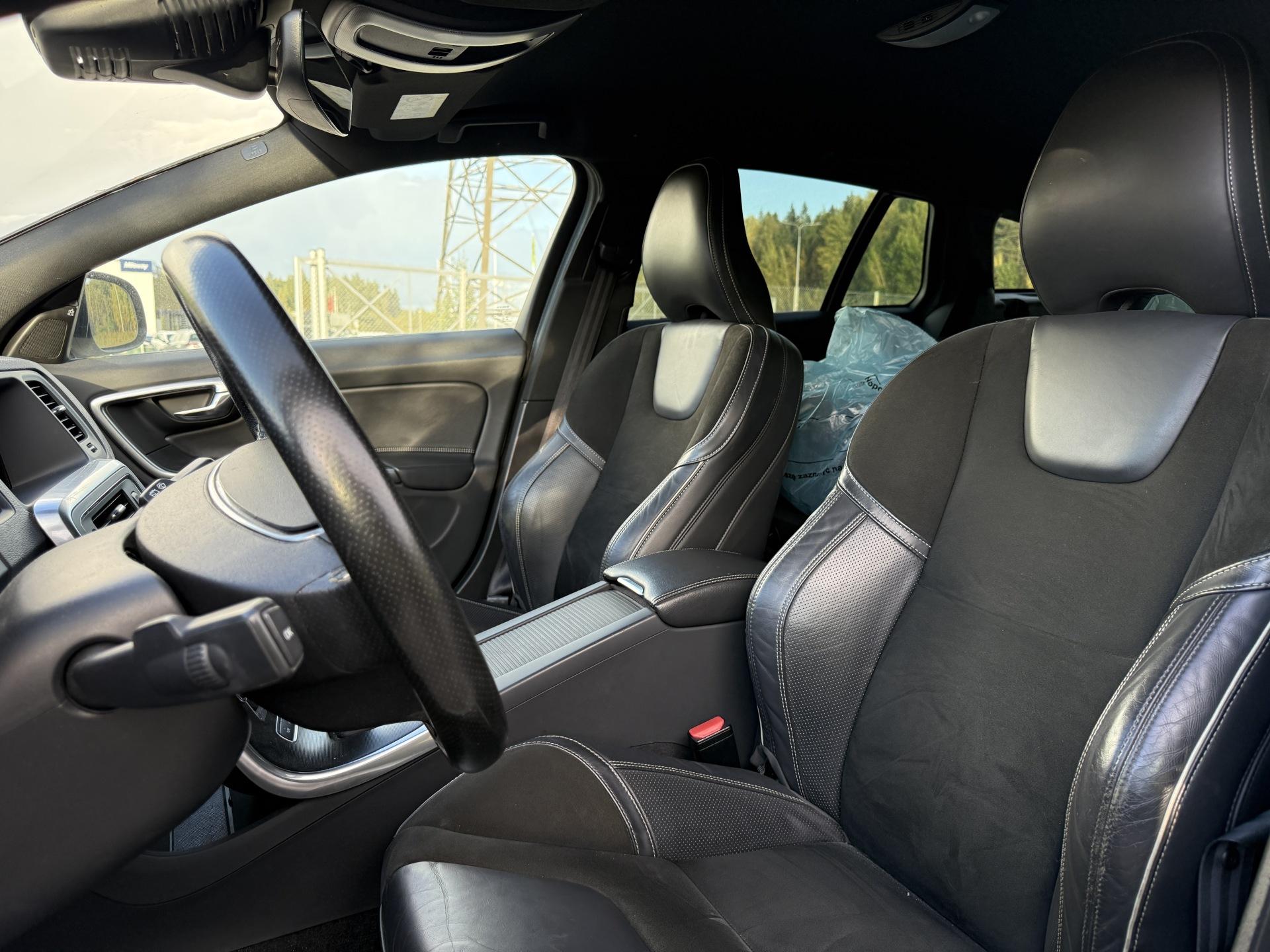 VOLVO V60 2017