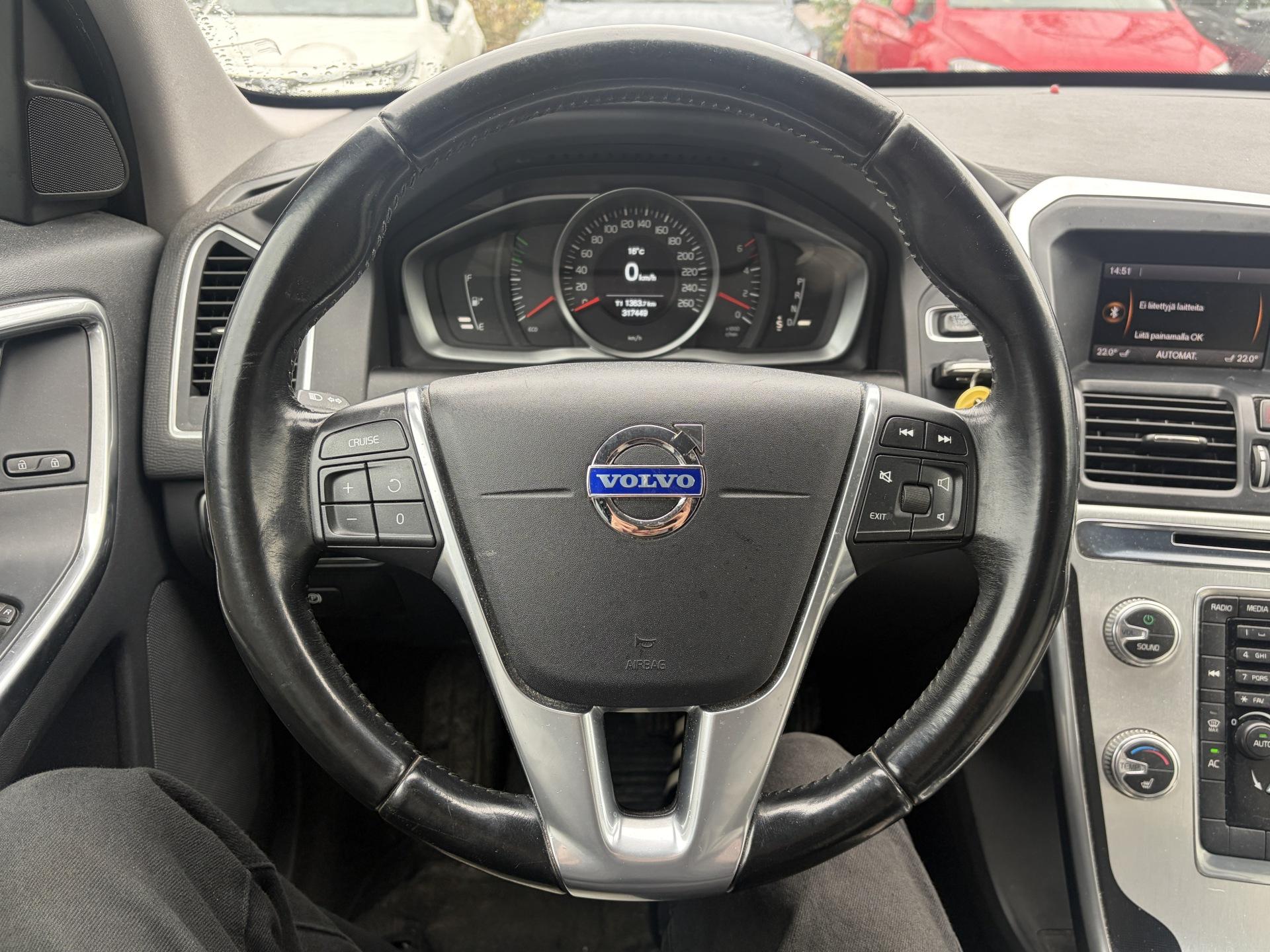 VOLVO XC60 2015