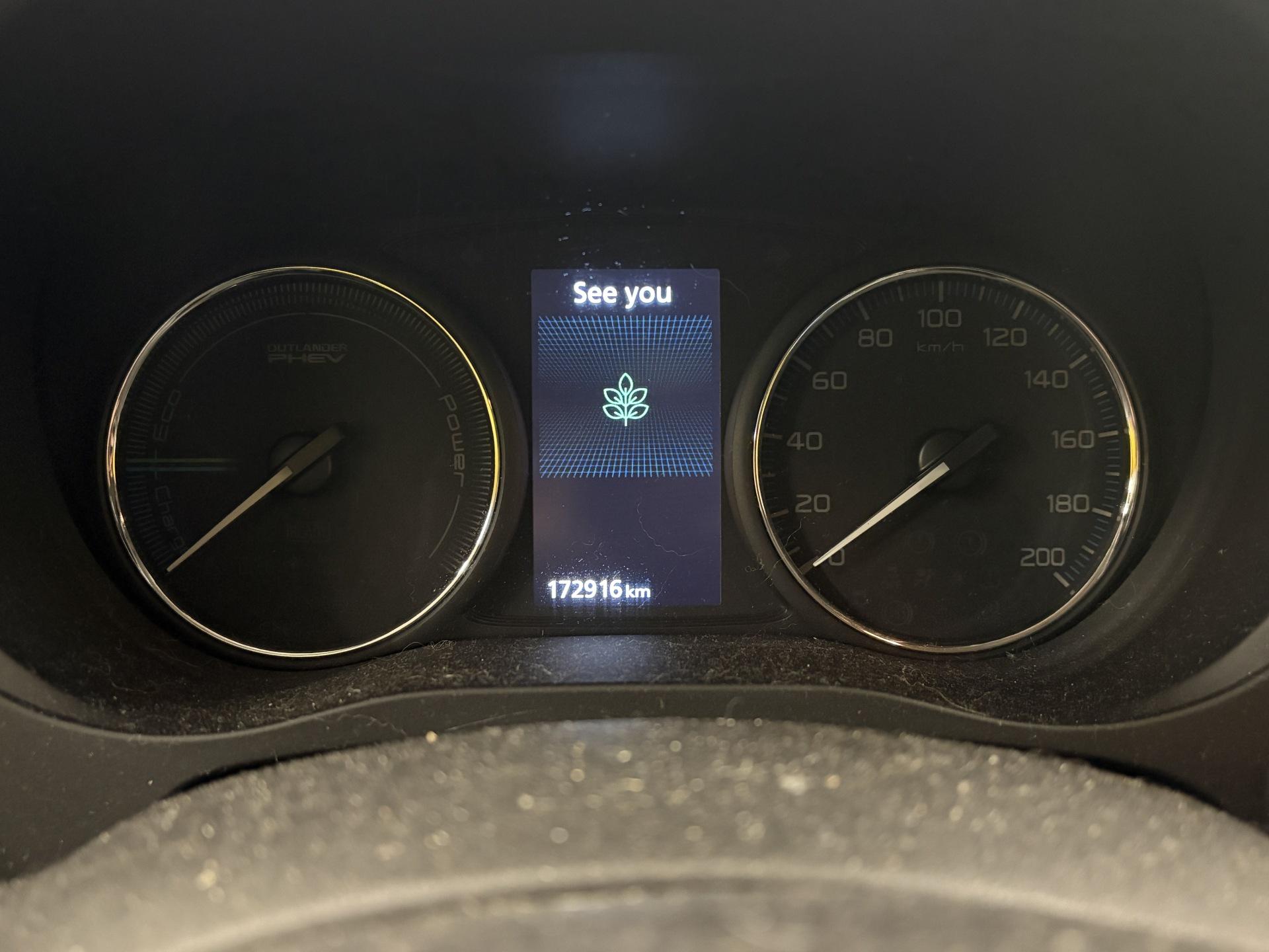 MITSUBISHI Outlander PHEV 2016