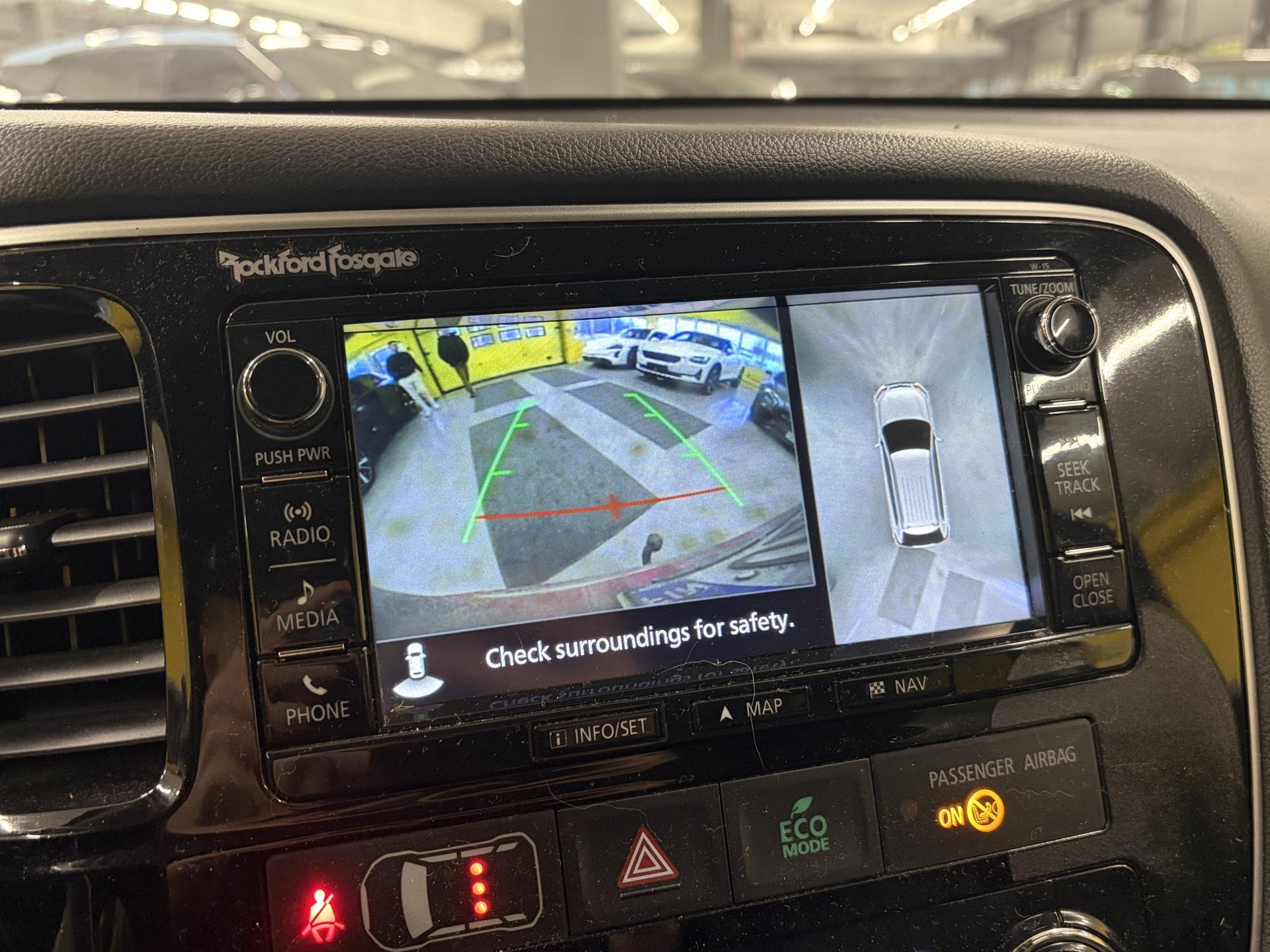 MITSUBISHI Outlander PHEV 2016