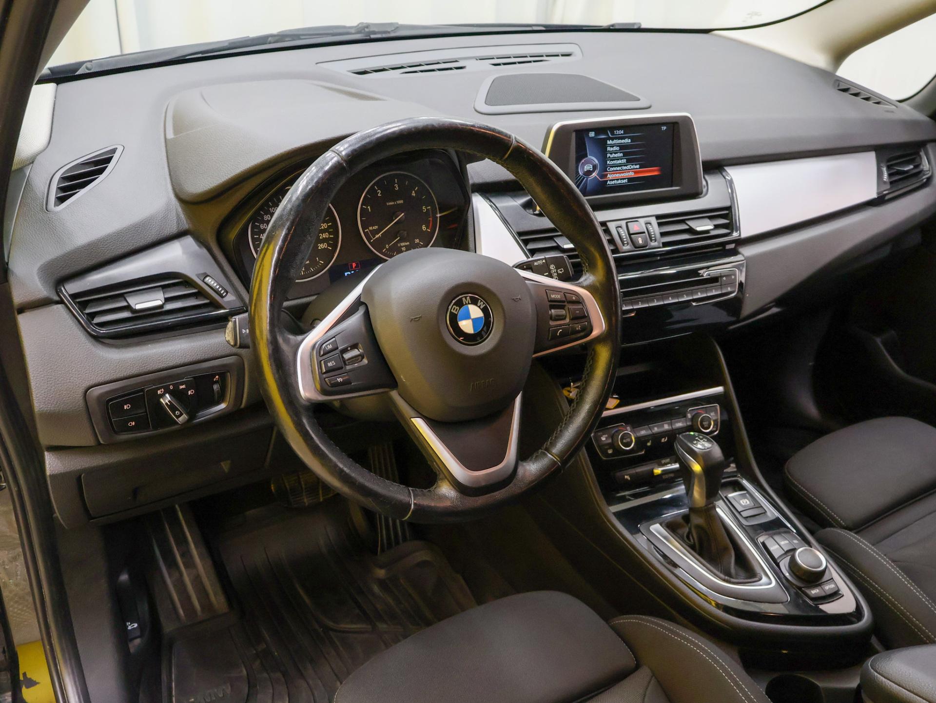 BMW 218 2015