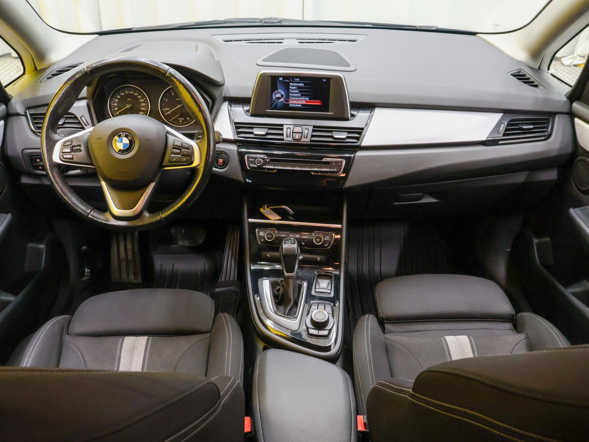 BMW 218 2015