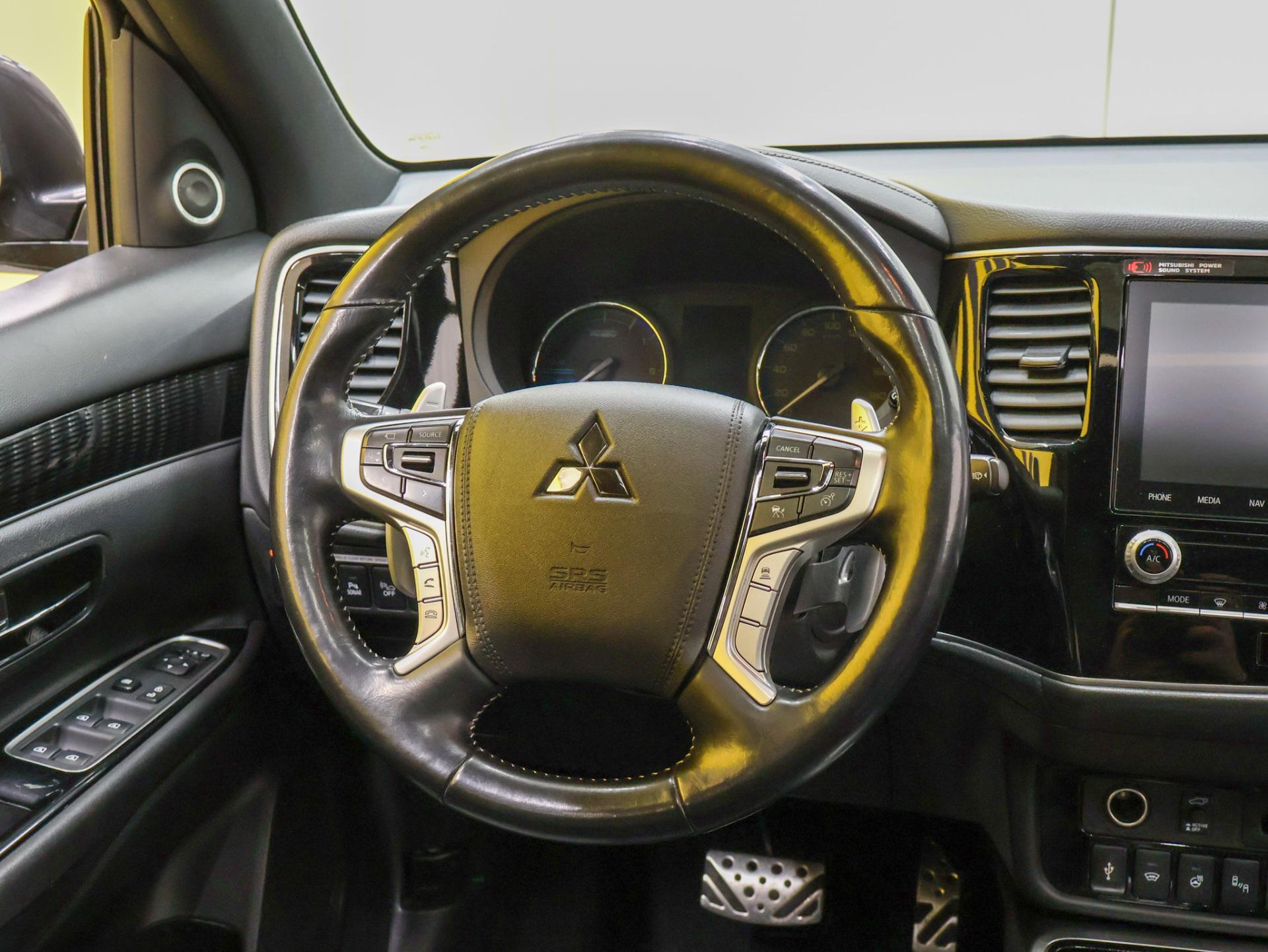 MITSUBISHI Outlander PHEV 2020