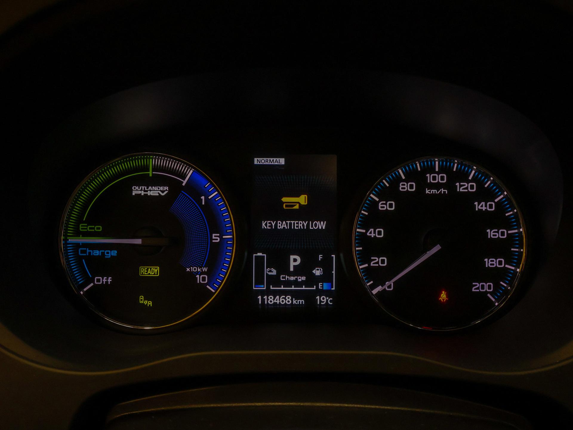 MITSUBISHI Outlander PHEV 2020