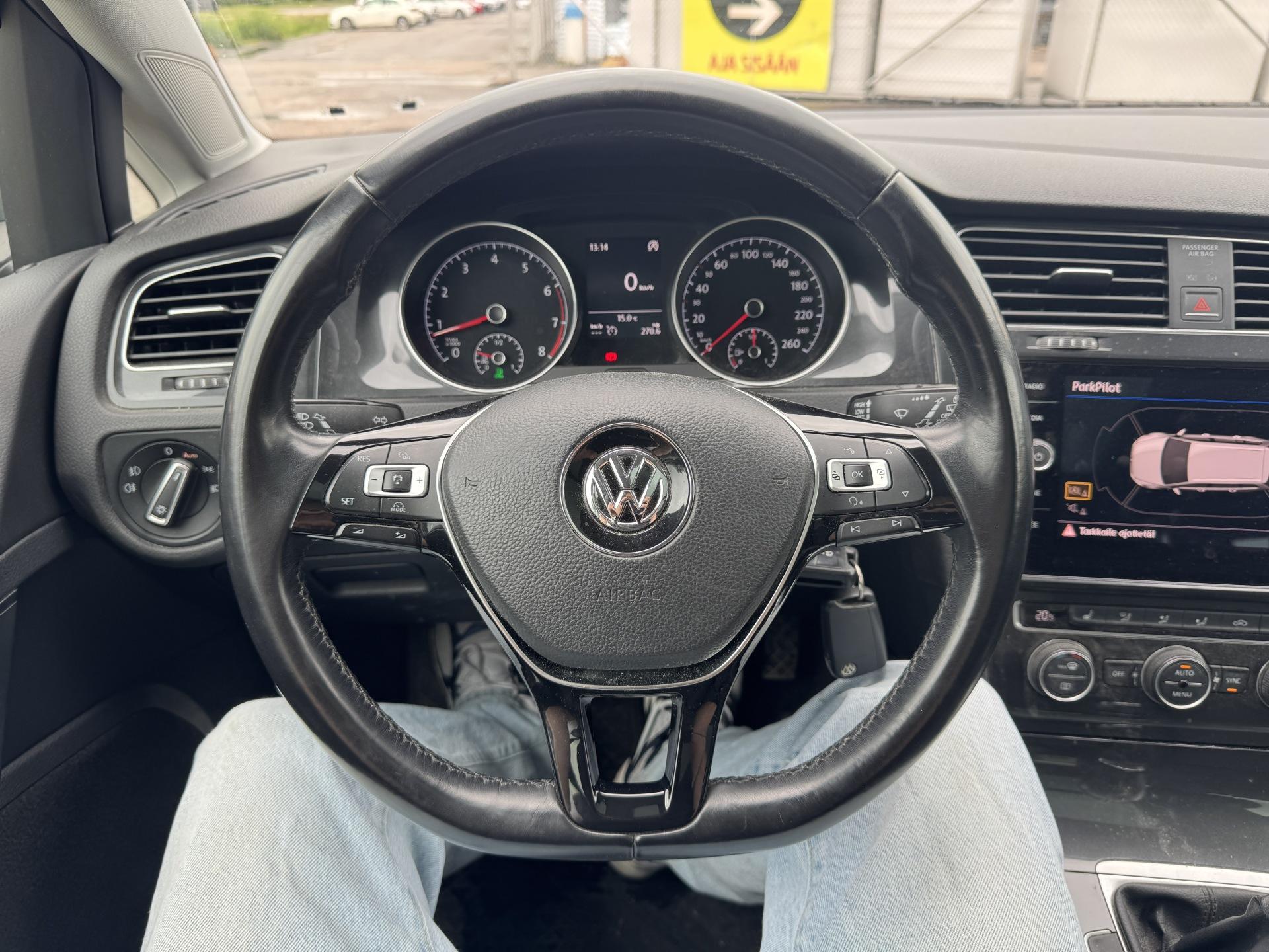 VOLKSWAGEN Golf 2018