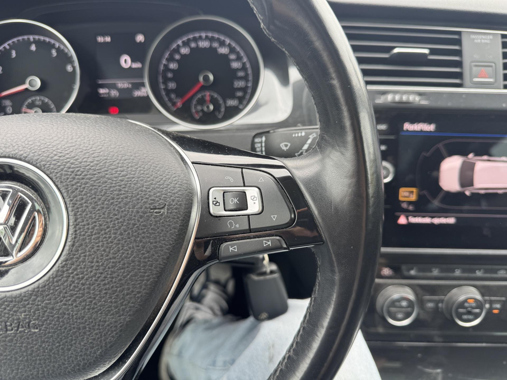 VOLKSWAGEN Golf 2018