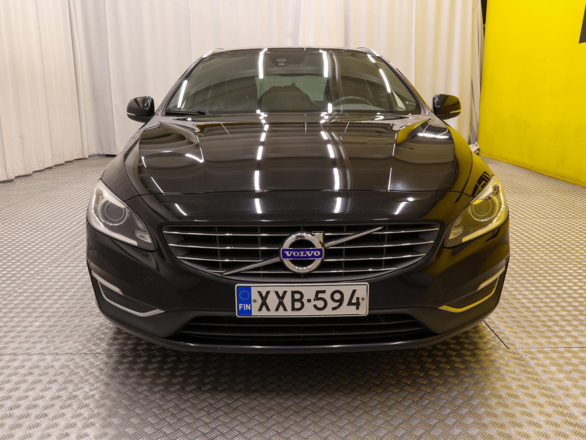 VOLVO V60 2015