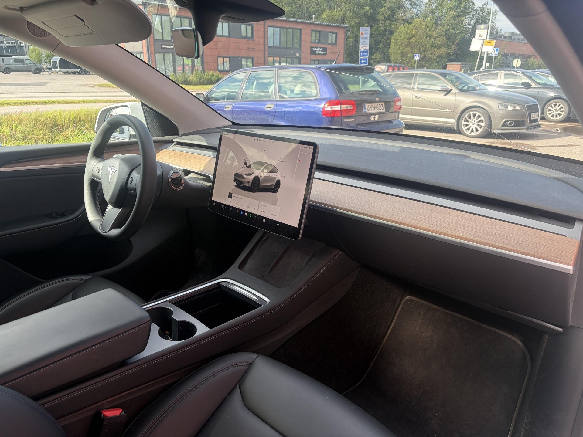 TESLA Model Y 2022