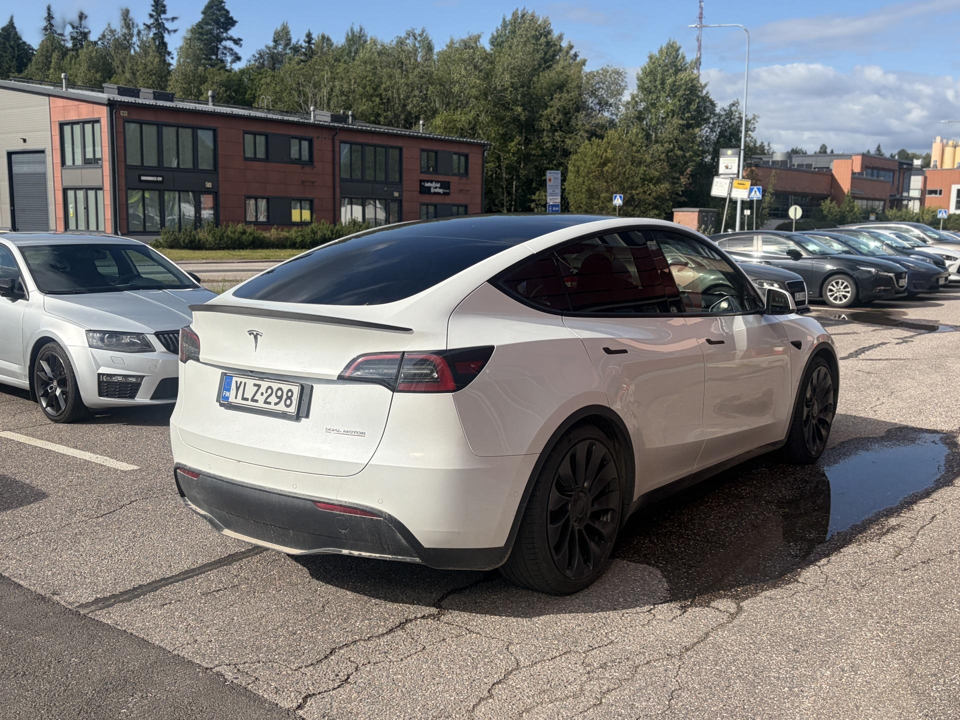 TESLA Model Y 2022