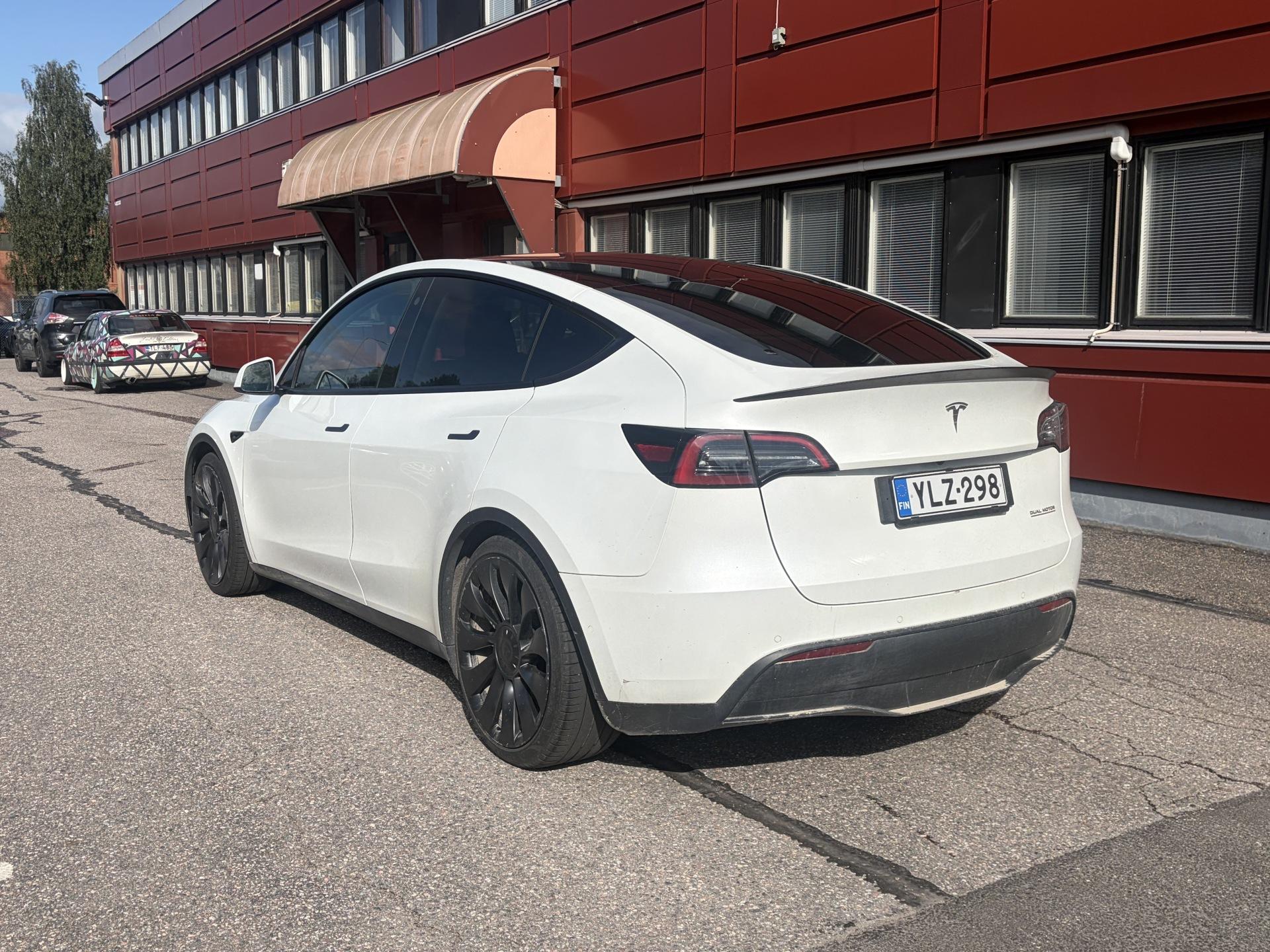 TESLA Model Y 2022