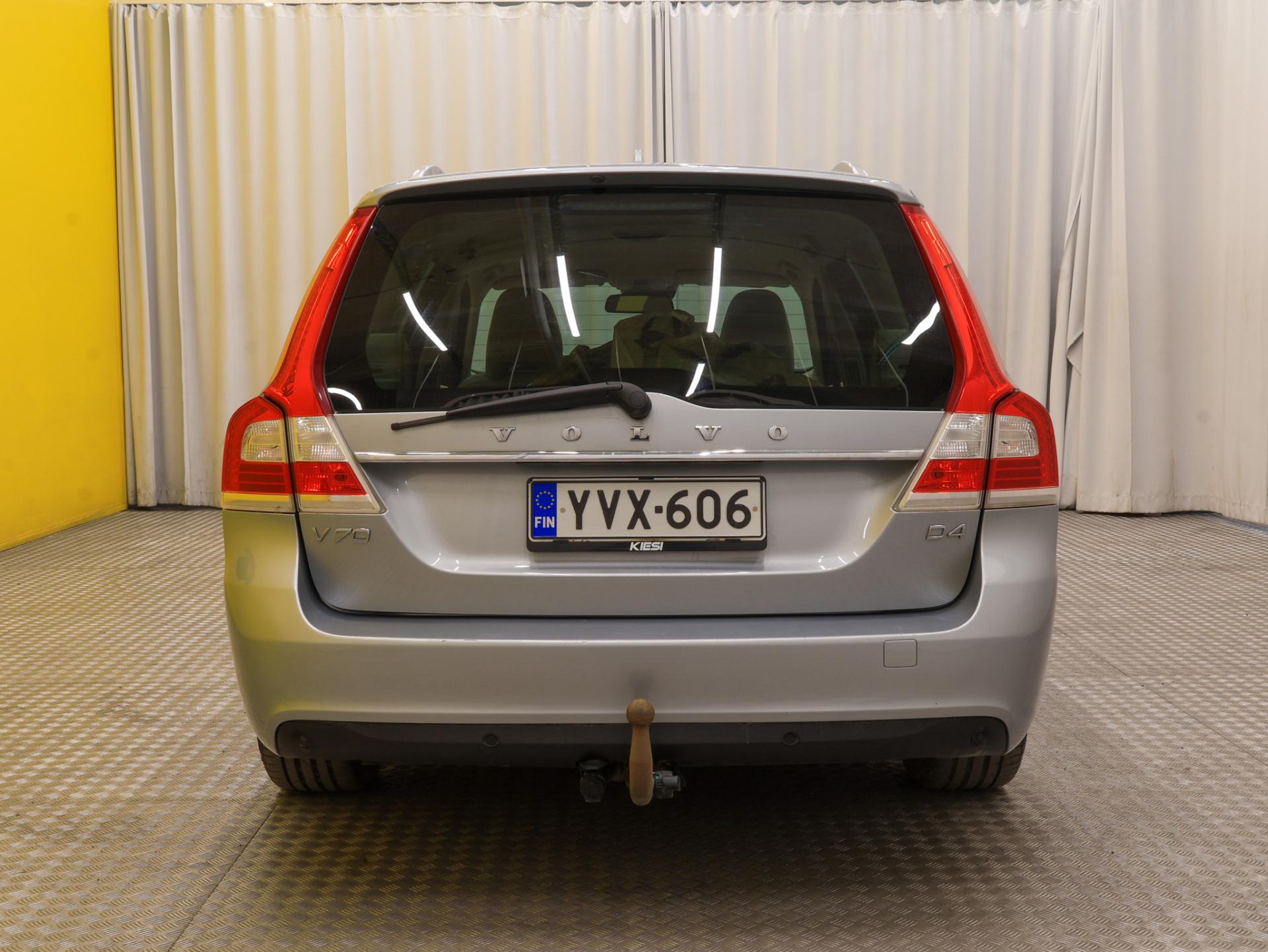 VOLVO V70 2013