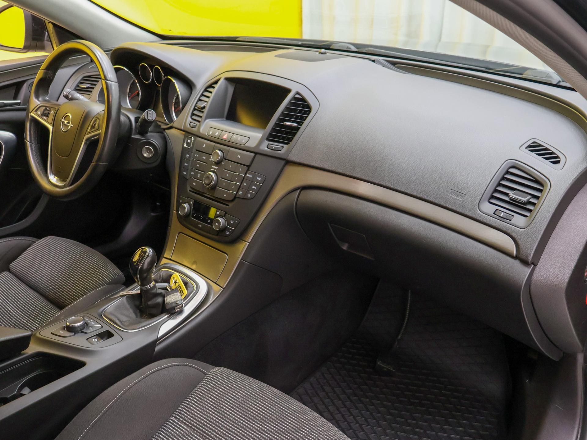 OPEL Insignia 2013