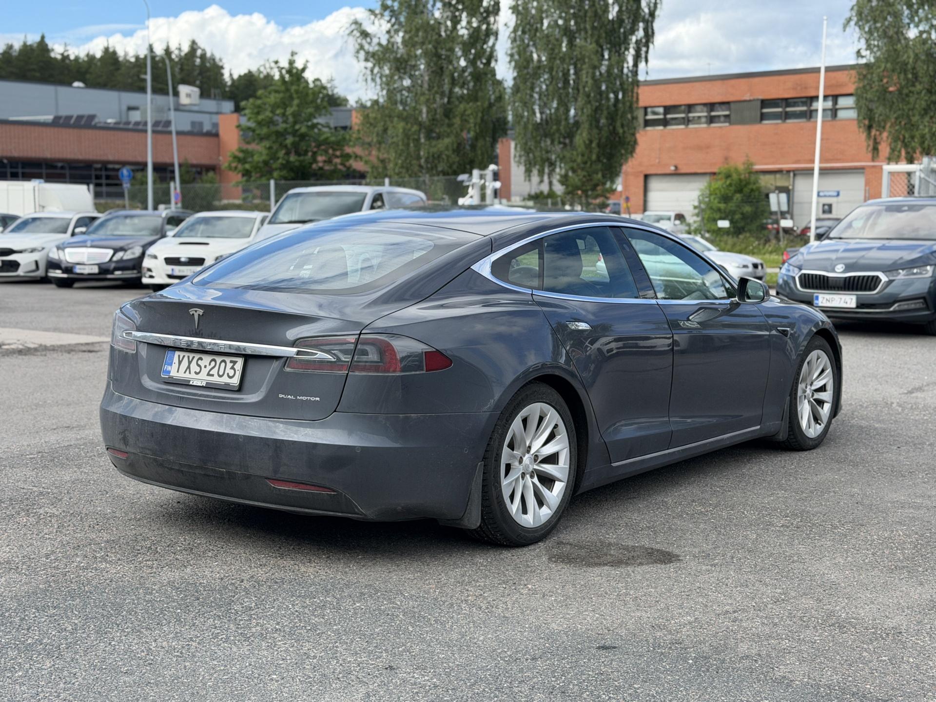 TESLA Model S 2019