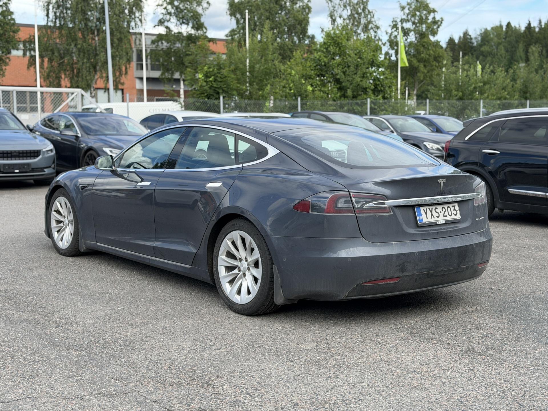 TESLA Model S 2019