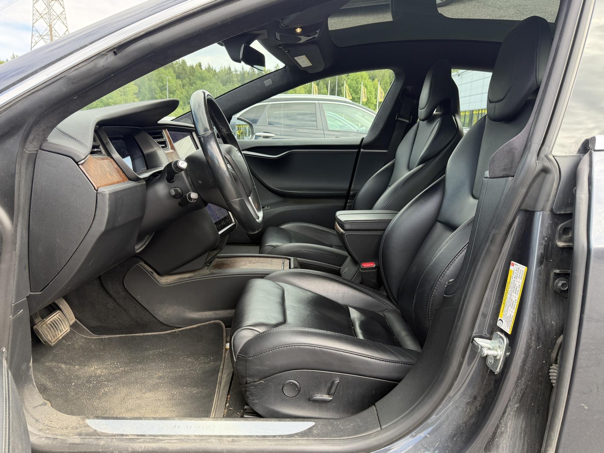 TESLA Model S 2019