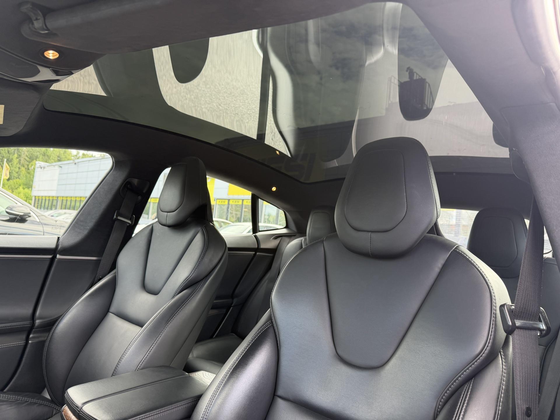 TESLA Model S 2019