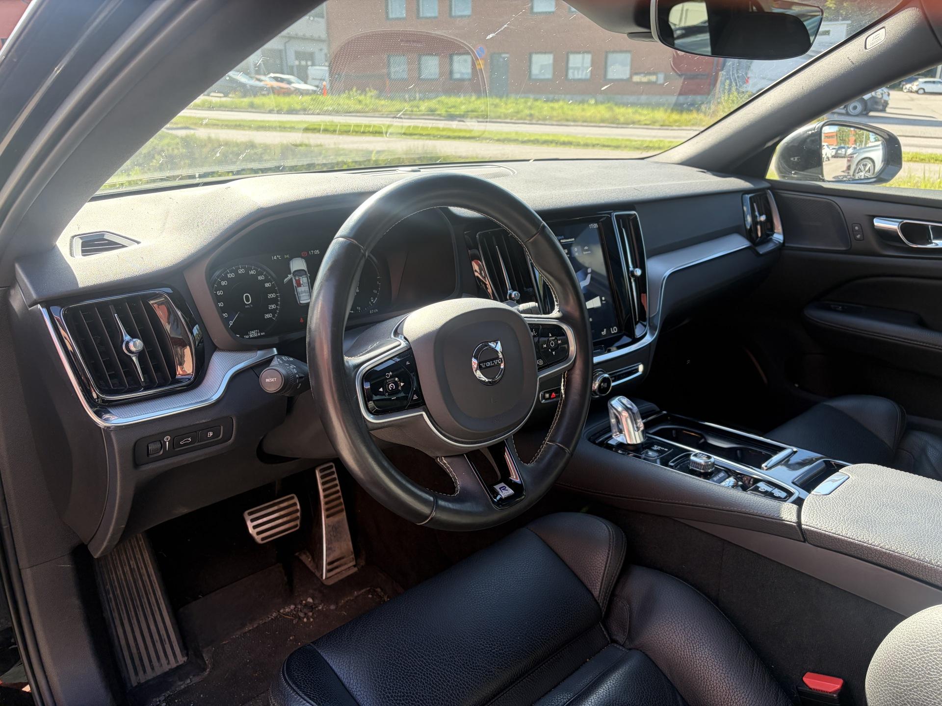 VOLVO V60 2019