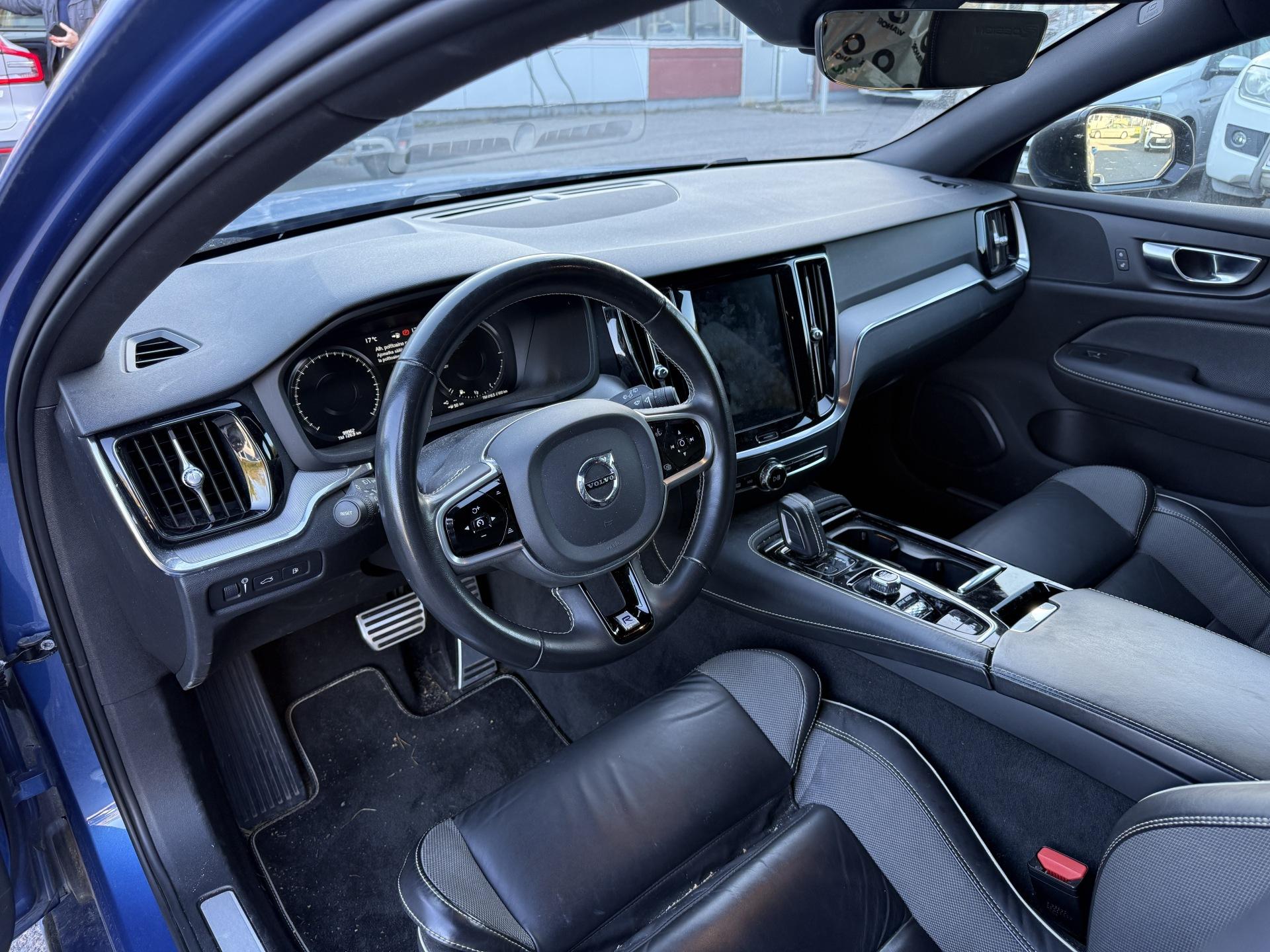 VOLVO V60 2020