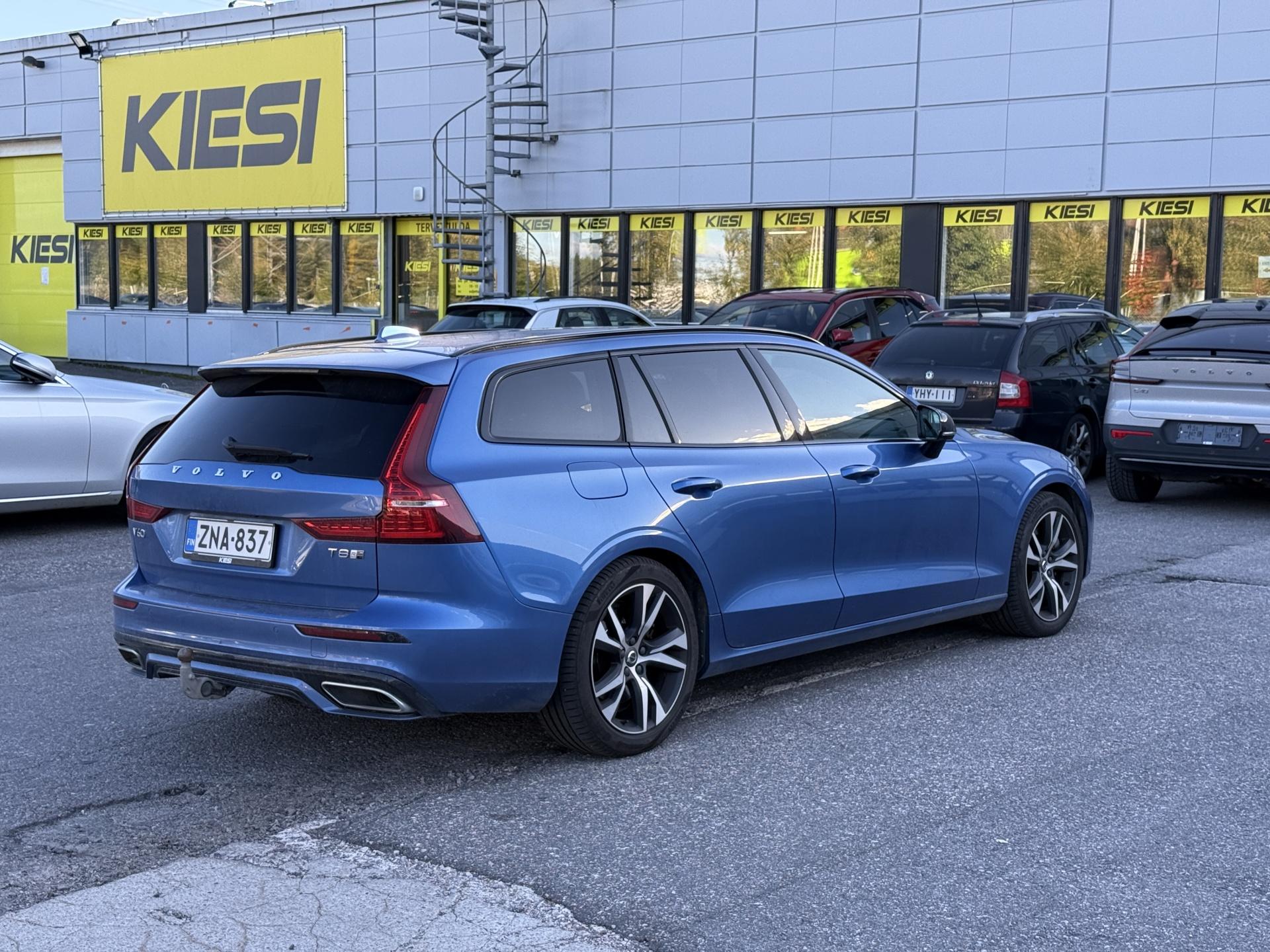 VOLVO V60 2020