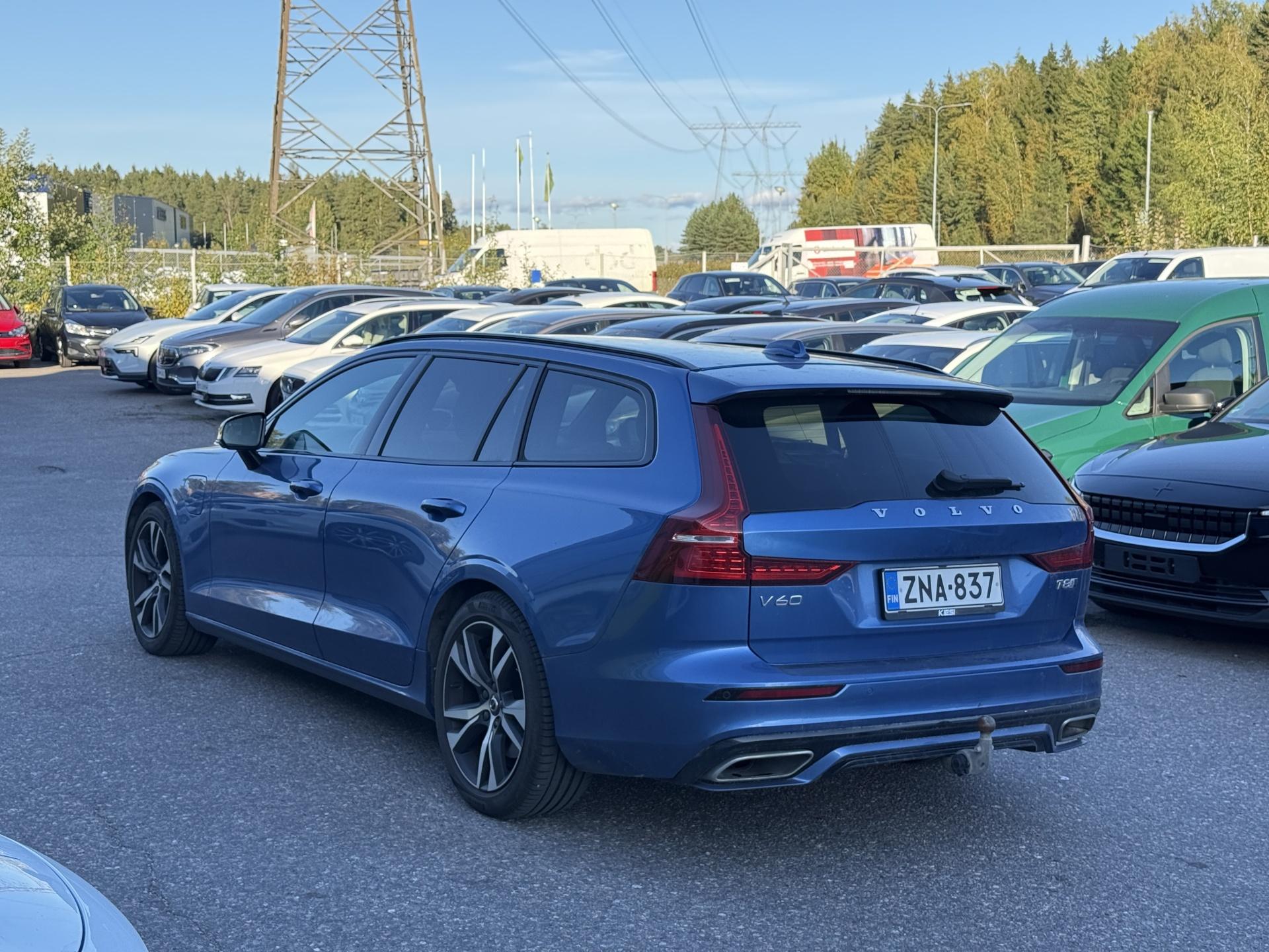 VOLVO V60 2020