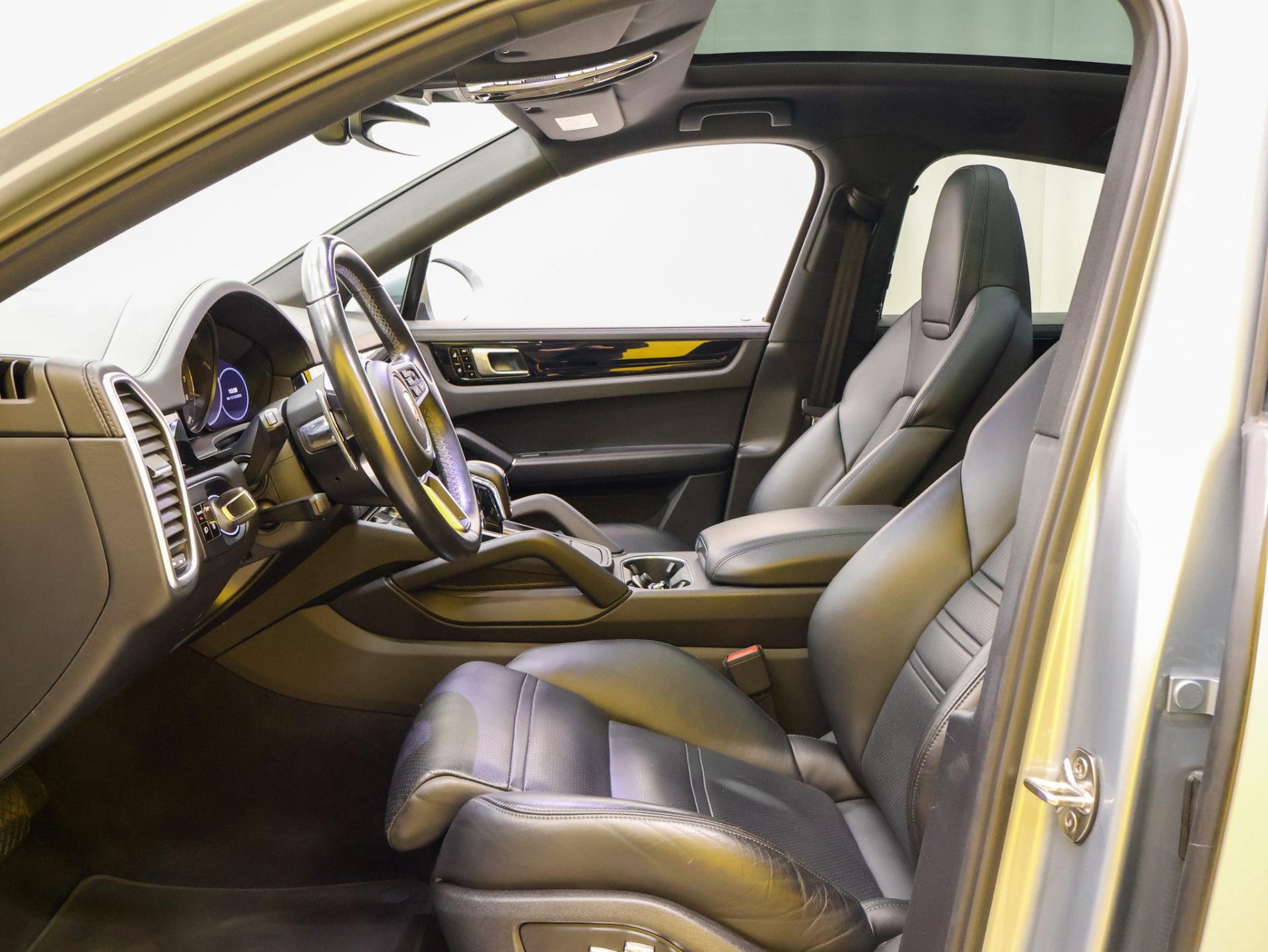 PORSCHE Cayenne 2019